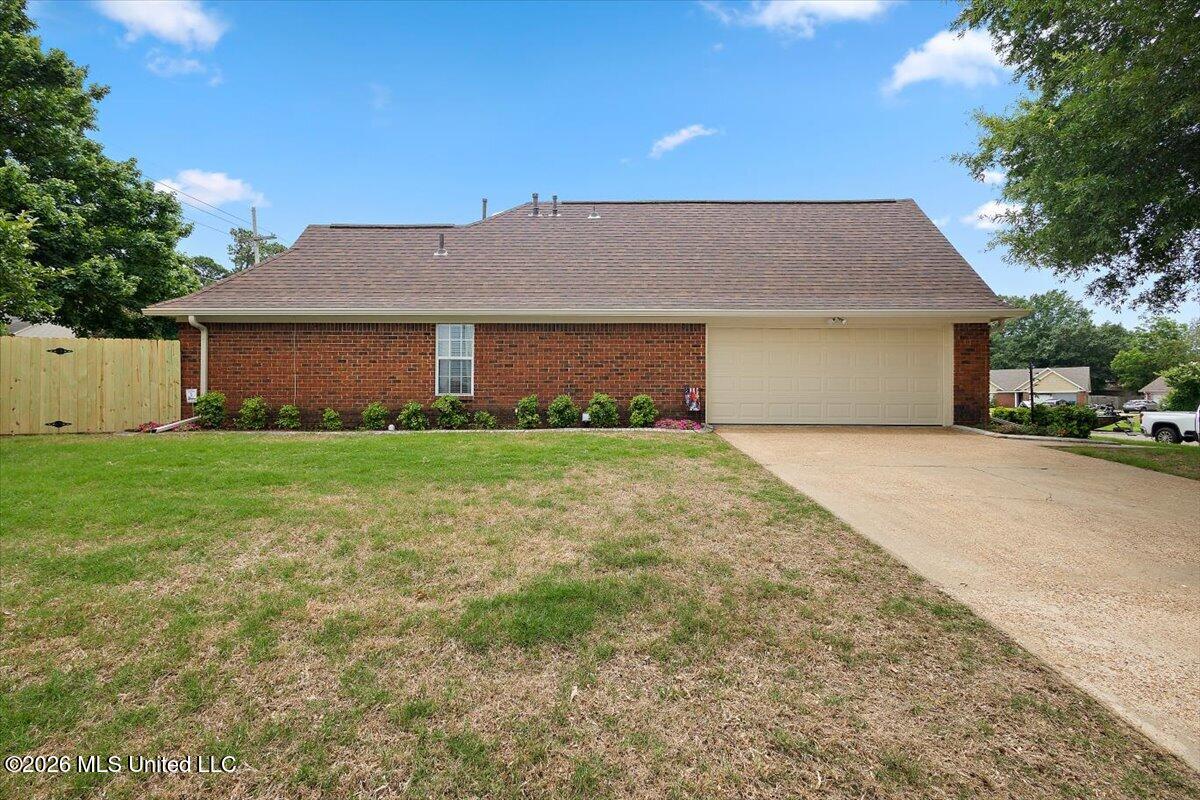 7350 Thistledown Cove Property Photo 6