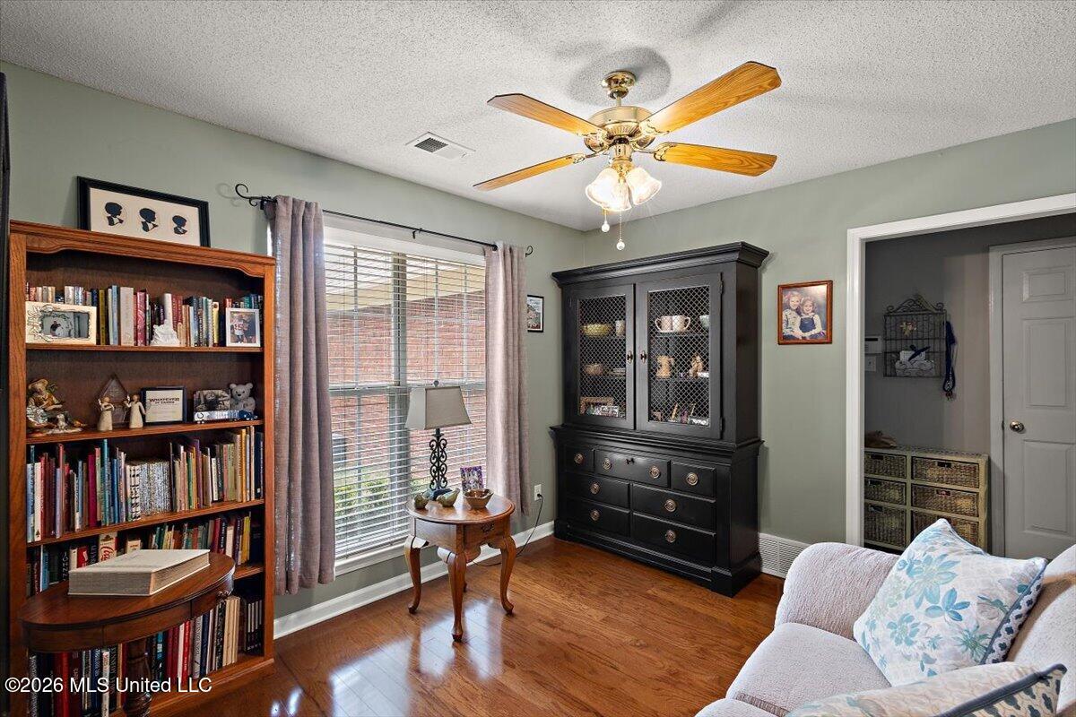 7350 Thistledown Cove Property Photo 9