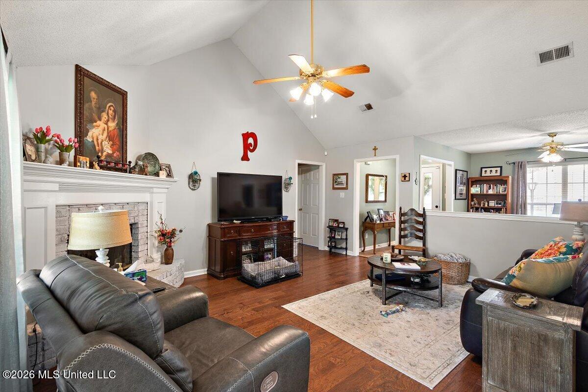 7350 Thistledown Cove Property Photo 10