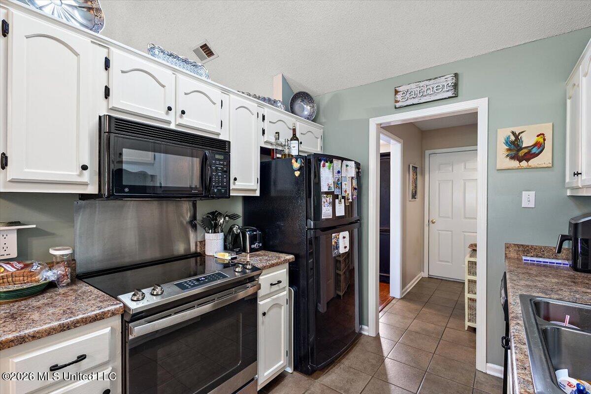 7350 Thistledown Cove Property Photo 12