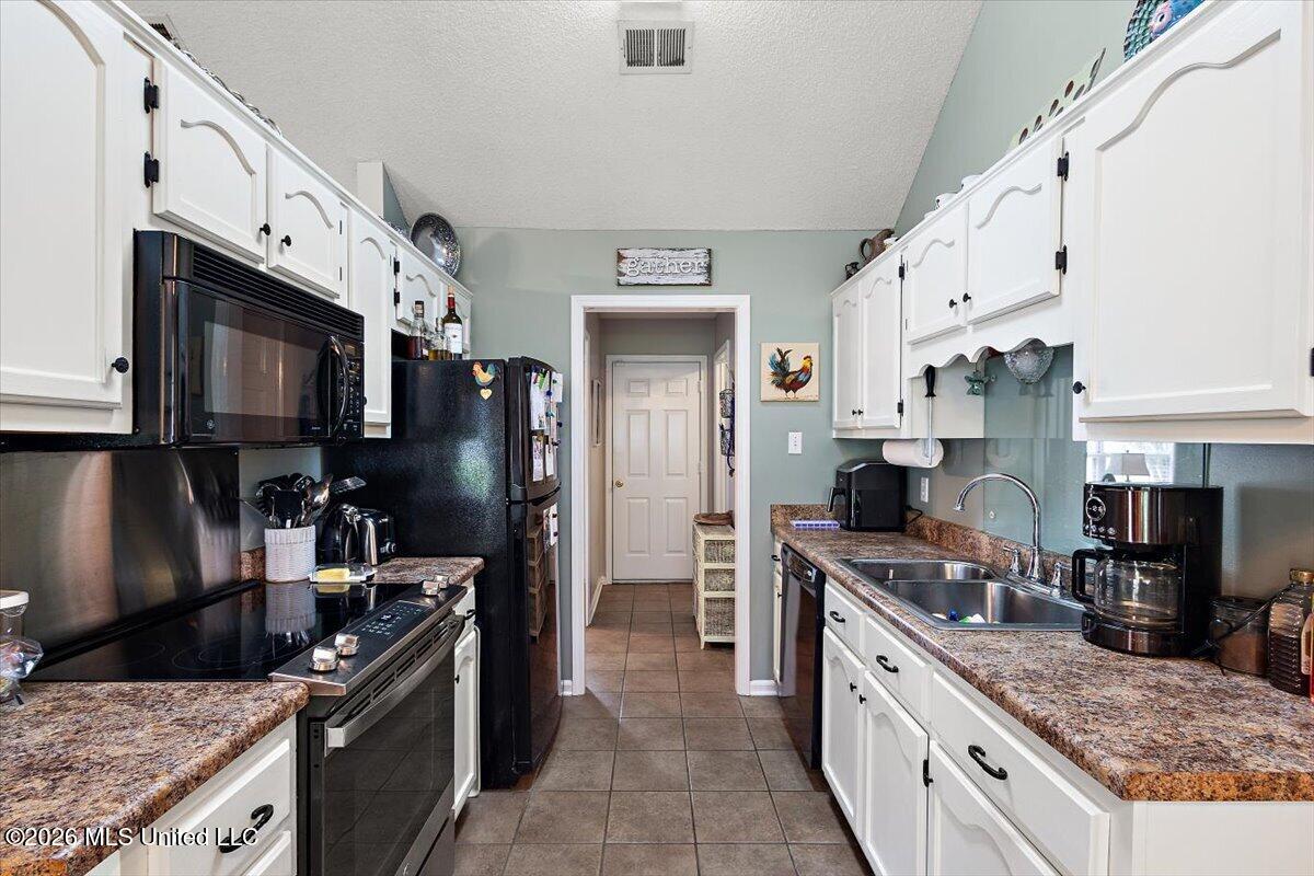 7350 Thistledown Cove Property Photo 13