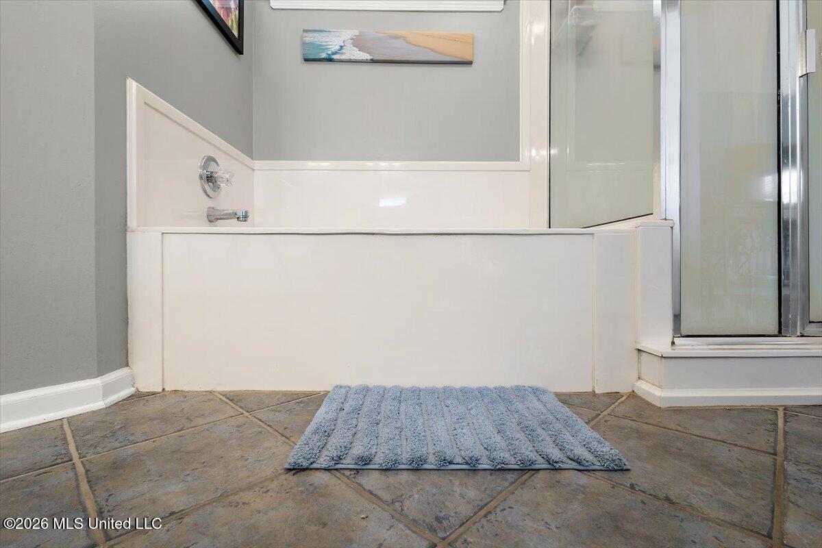 7350 Thistledown Cove Property Photo 19