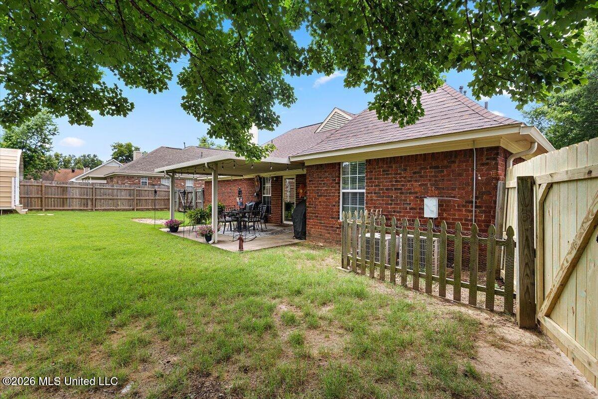 7350 Thistledown Cove Property Photo 26