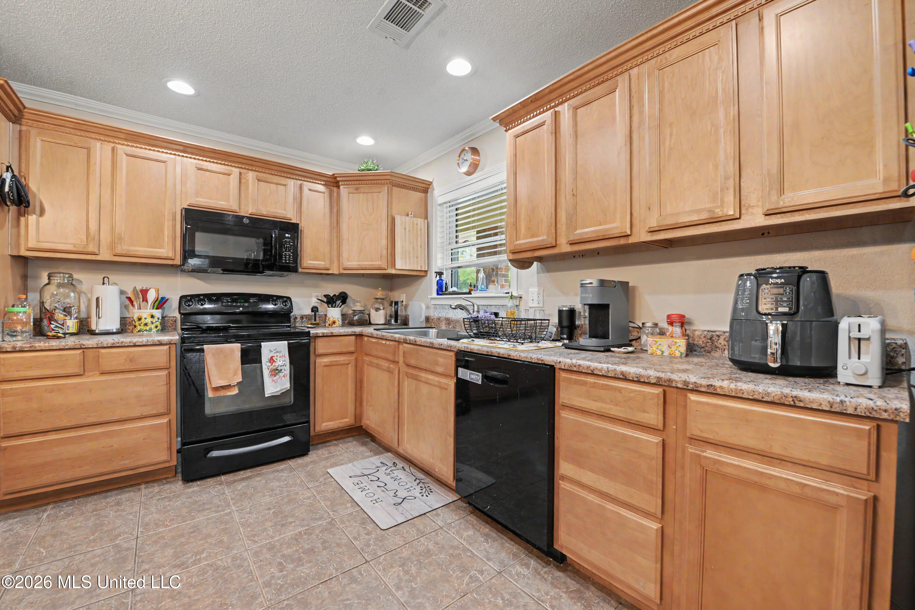 2215 Popps Ferry Road Property Photo 7