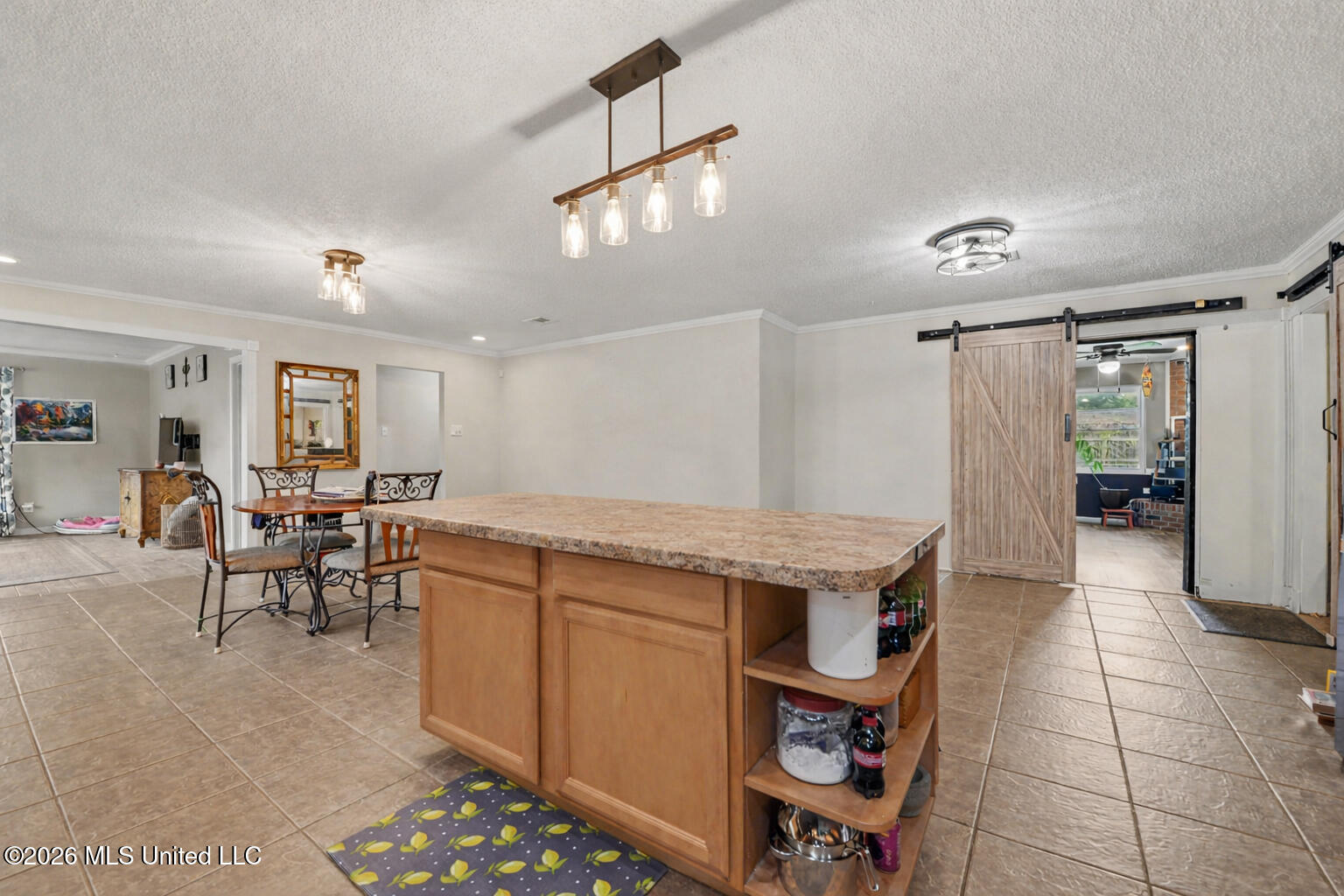 2215 Popps Ferry Road Property Photo 8
