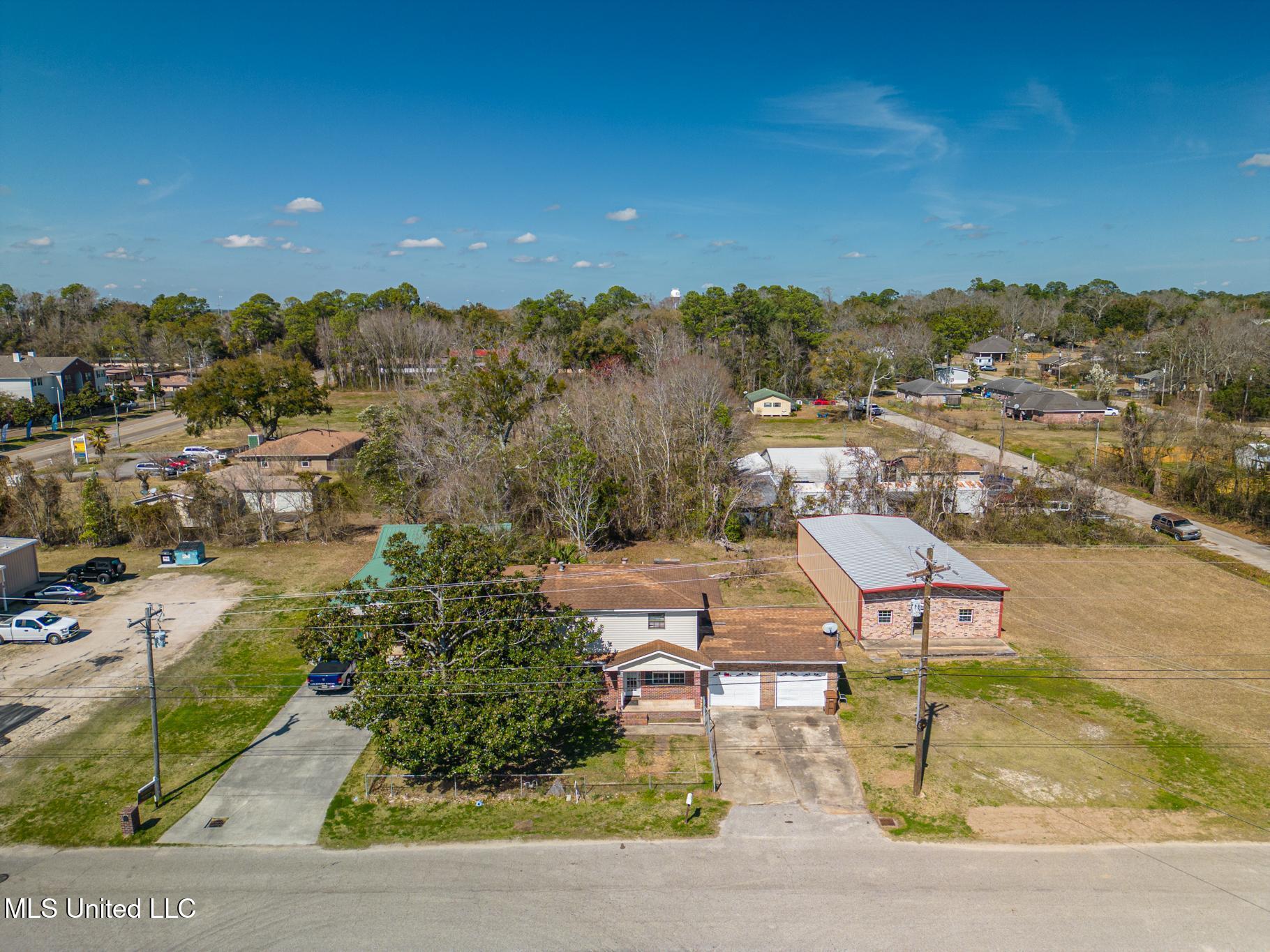 3222 Toncrey Road Property Photo 2