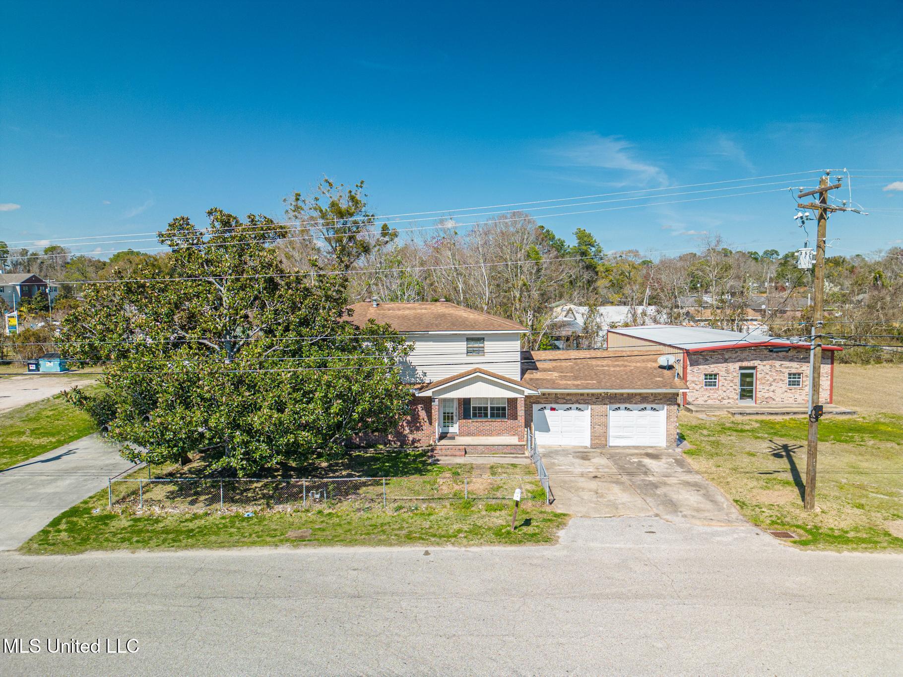 3222 Toncrey Road Property Photo 4