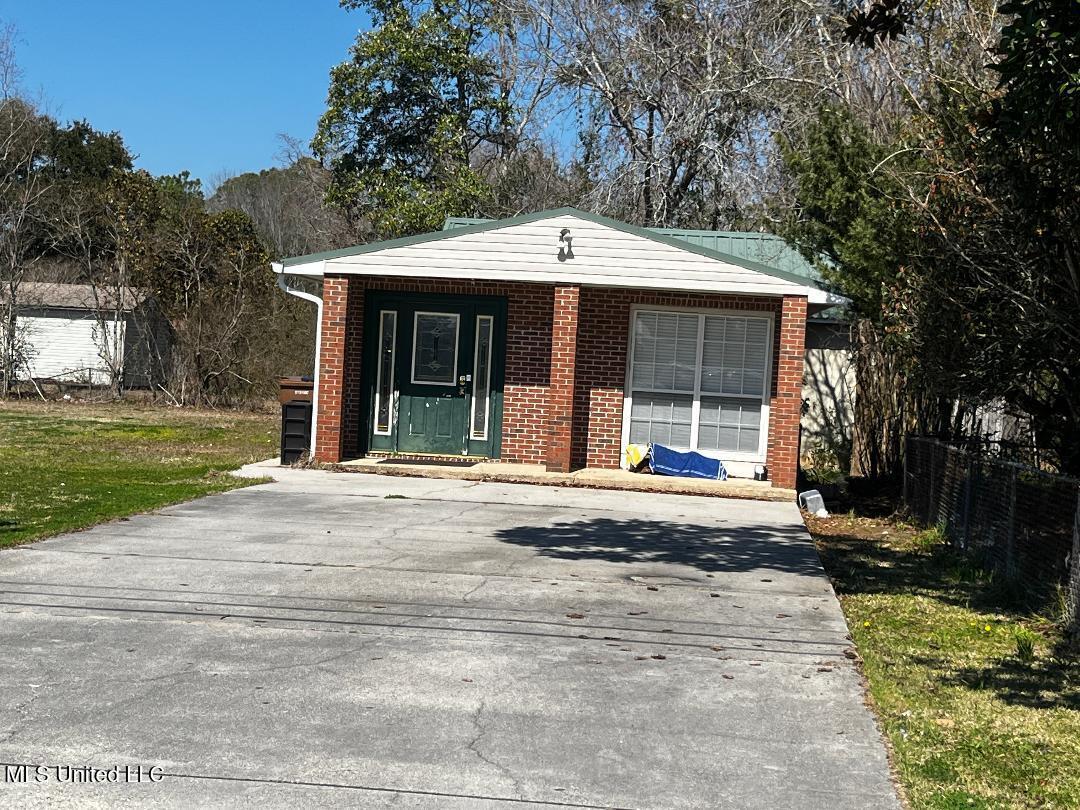 3222 Toncrey Road Property Photo 5