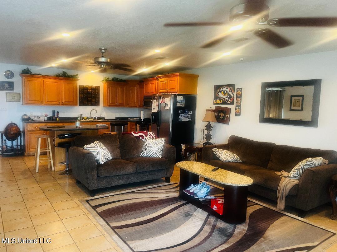 3222 Toncrey Road Property Photo 7