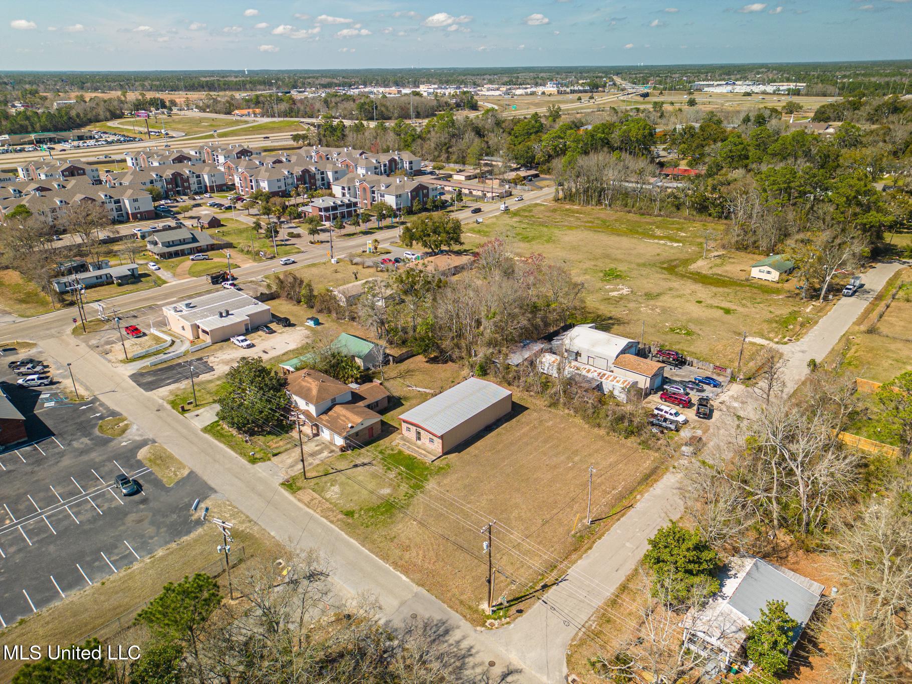 3222 Toncrey Road Property Photo 17