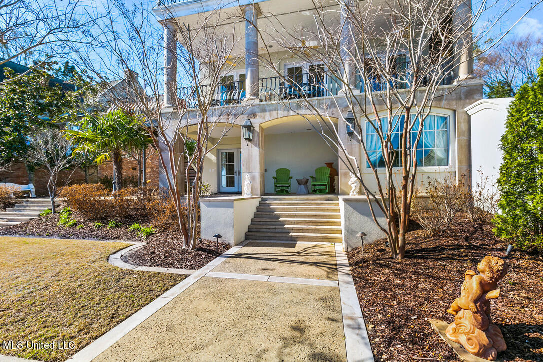 133 Overlook Pointe Drive Property Photo 6