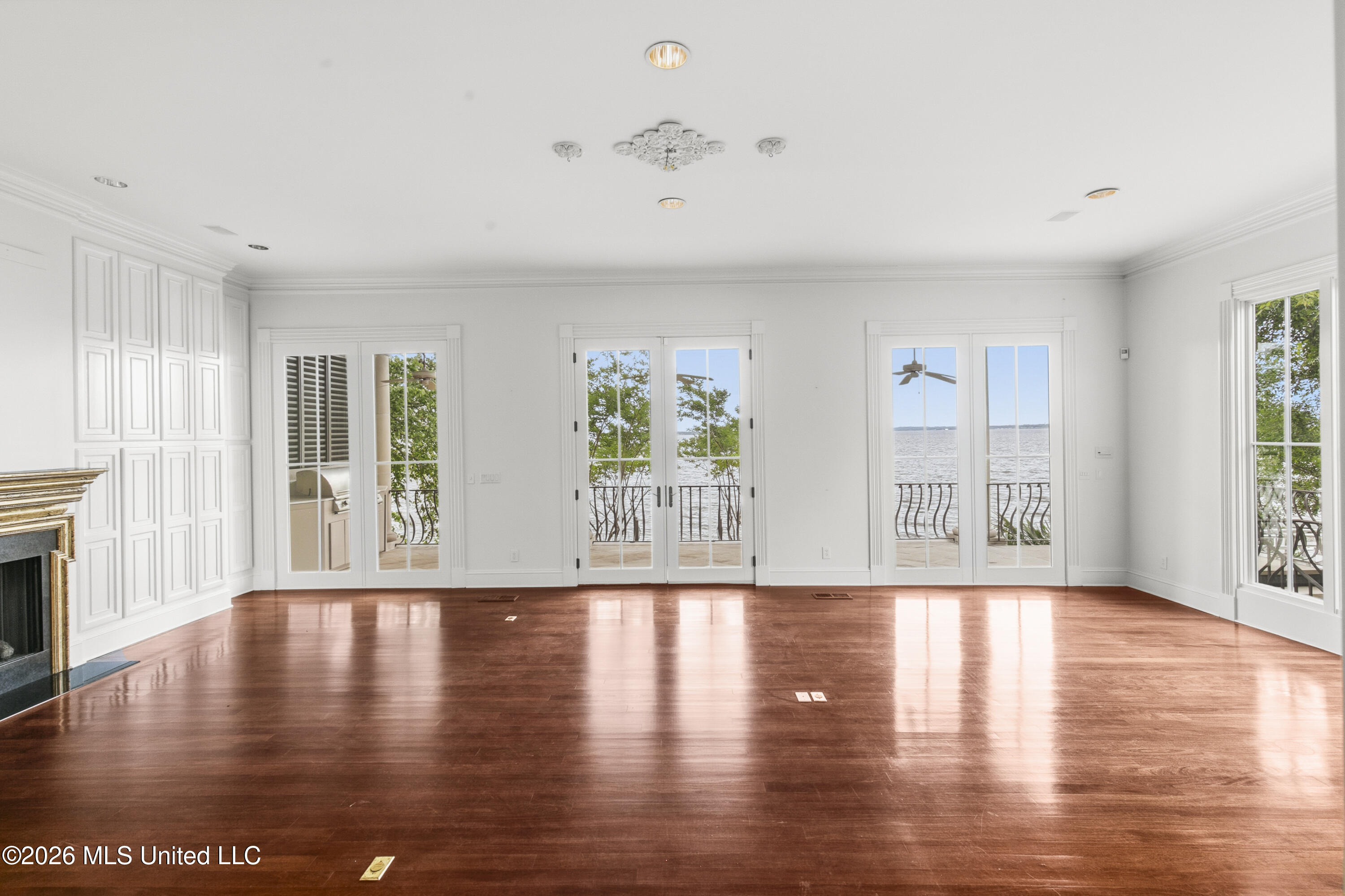 133 Overlook Pointe Drive Property Photo 31