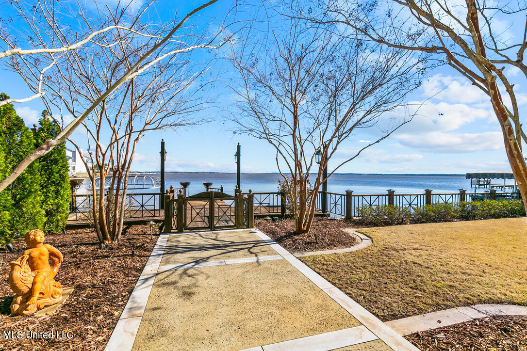133 Overlook Pointe Drive Property Photo 80