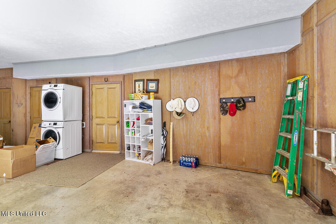133 Overlook Pointe Drive Property Photo 89