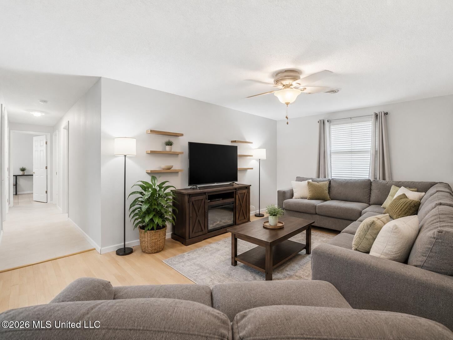 2128 Ames Street Property Photo 7