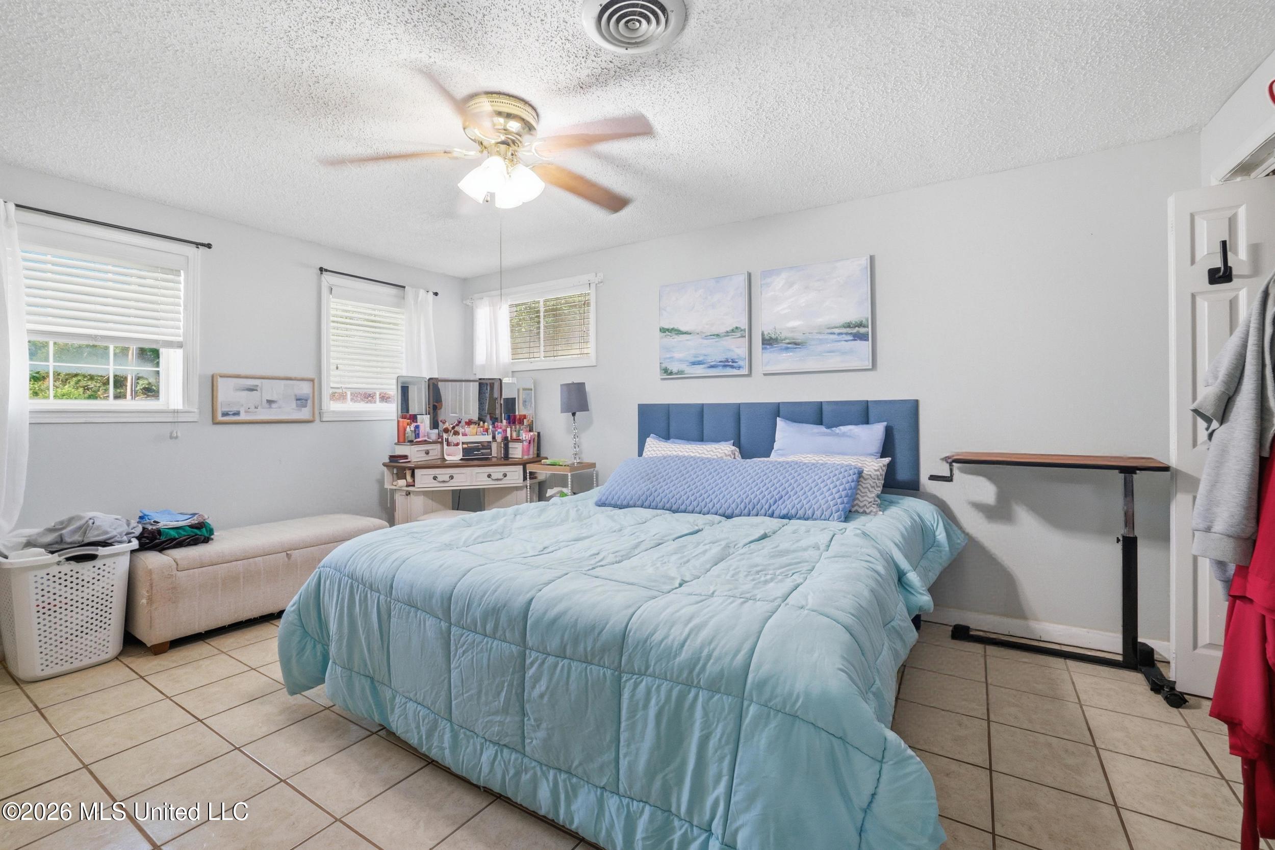 2128 Ames Street Property Photo 13