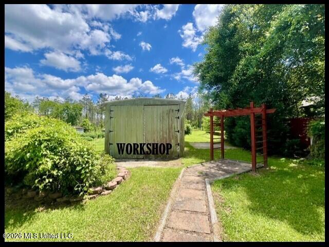1055 Eastview Drive Property Photo 27