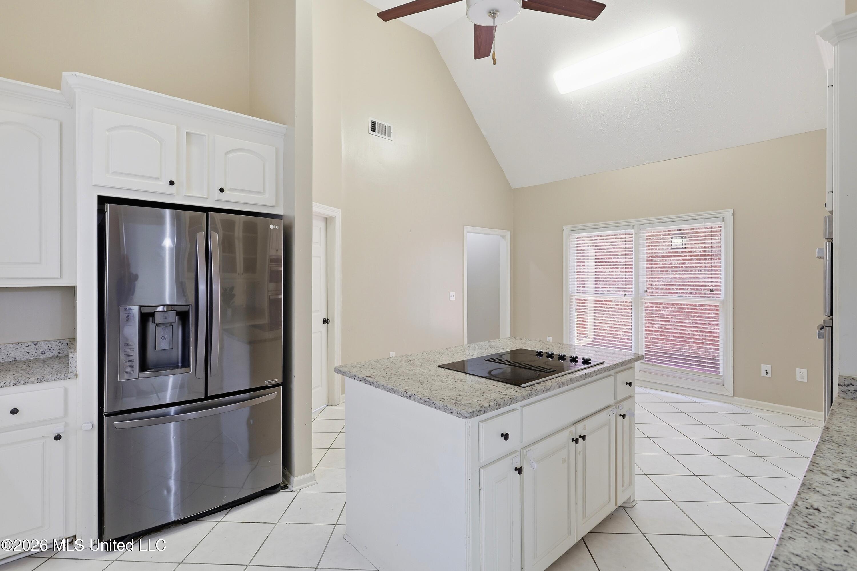 707 Versailles Drive Property Photo 11
