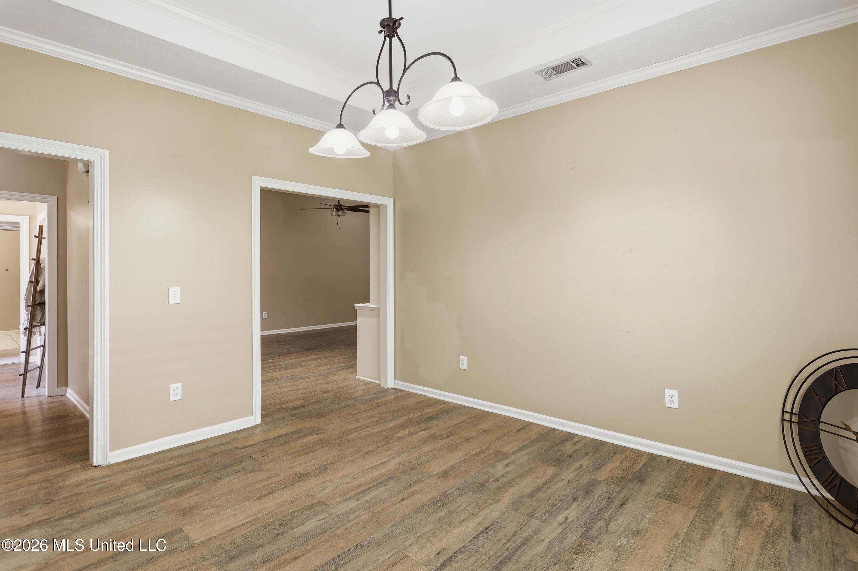 707 Versailles Drive Property Photo 16