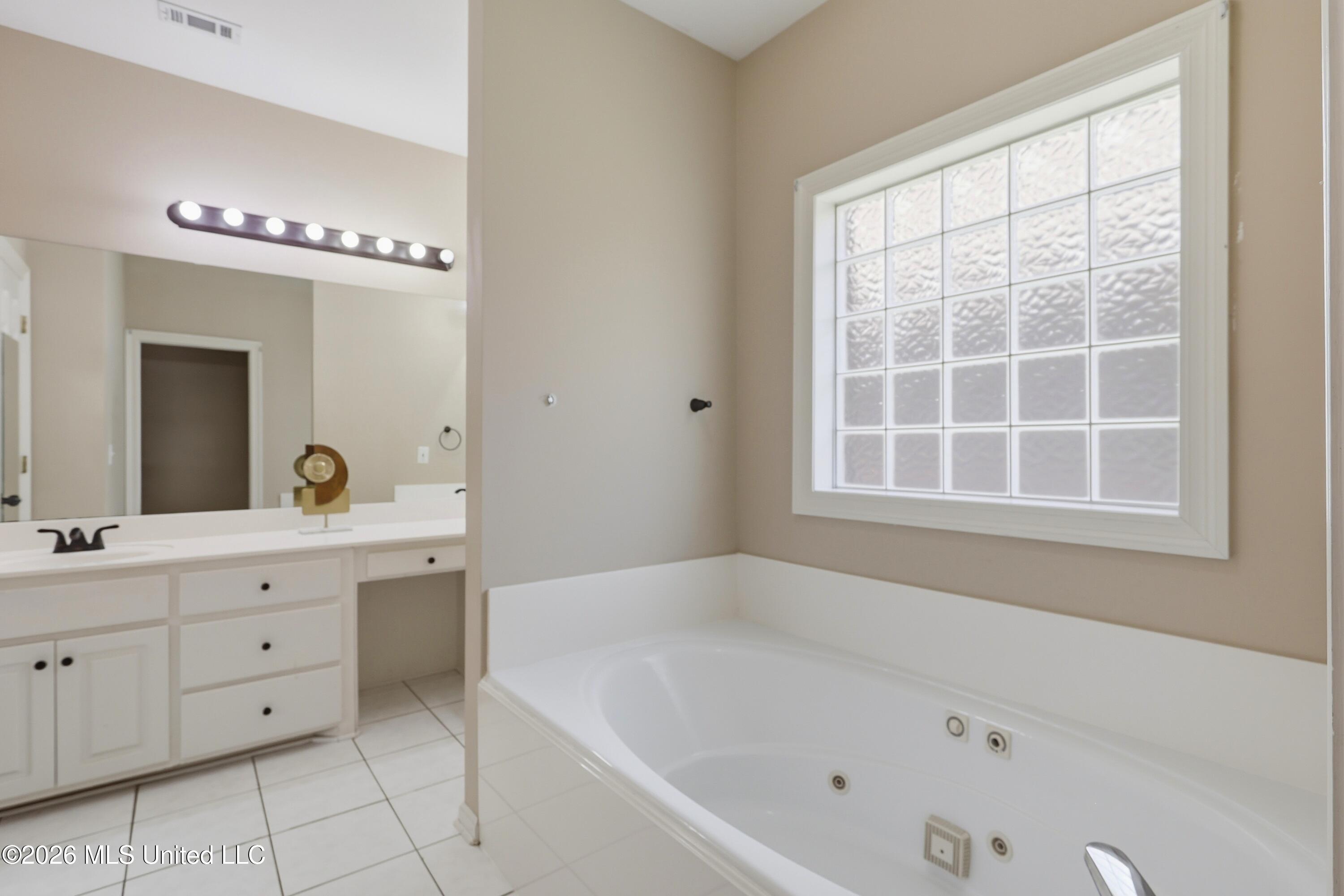 707 Versailles Drive Property Photo 21