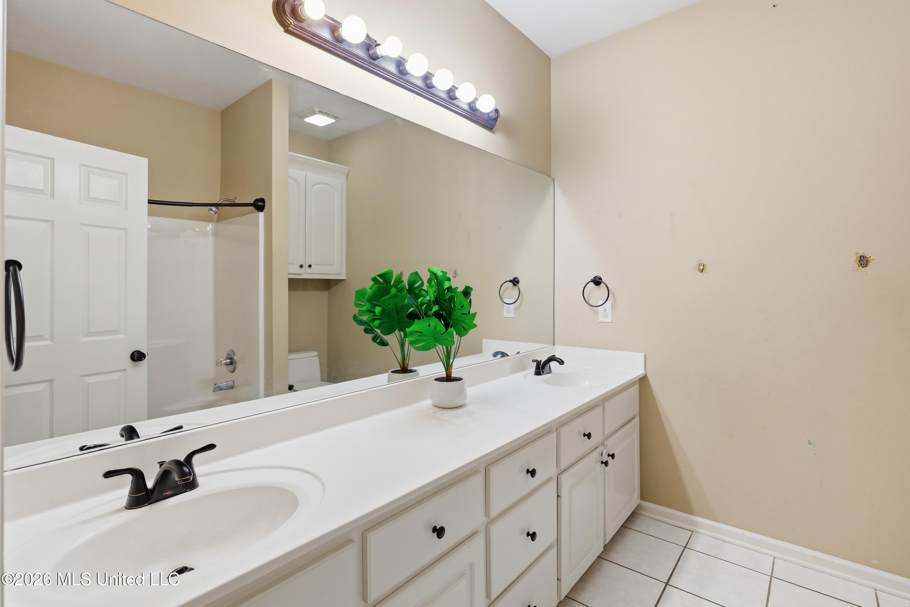 707 Versailles Drive Property Photo 22