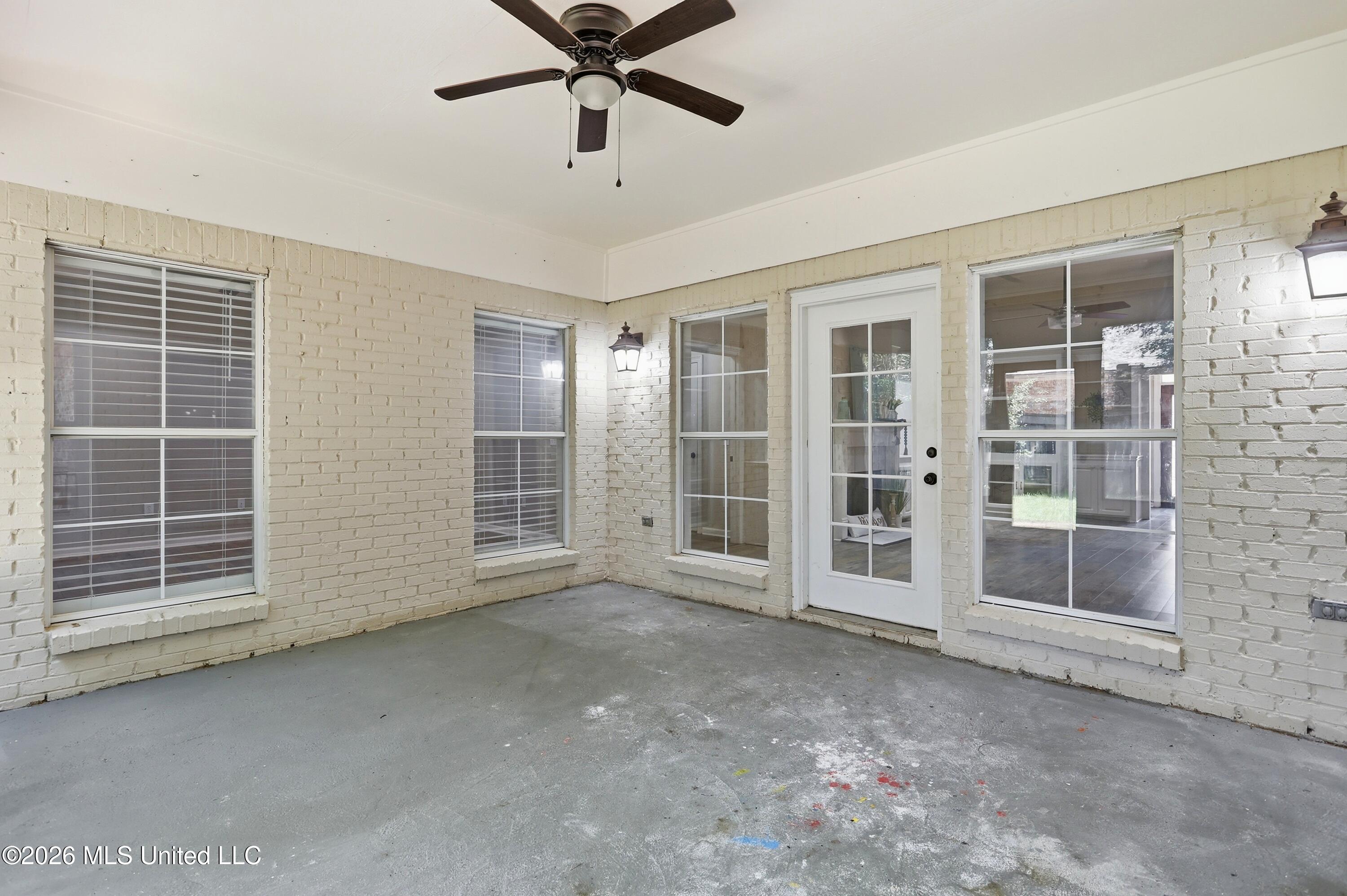 707 Versailles Drive Property Photo 29