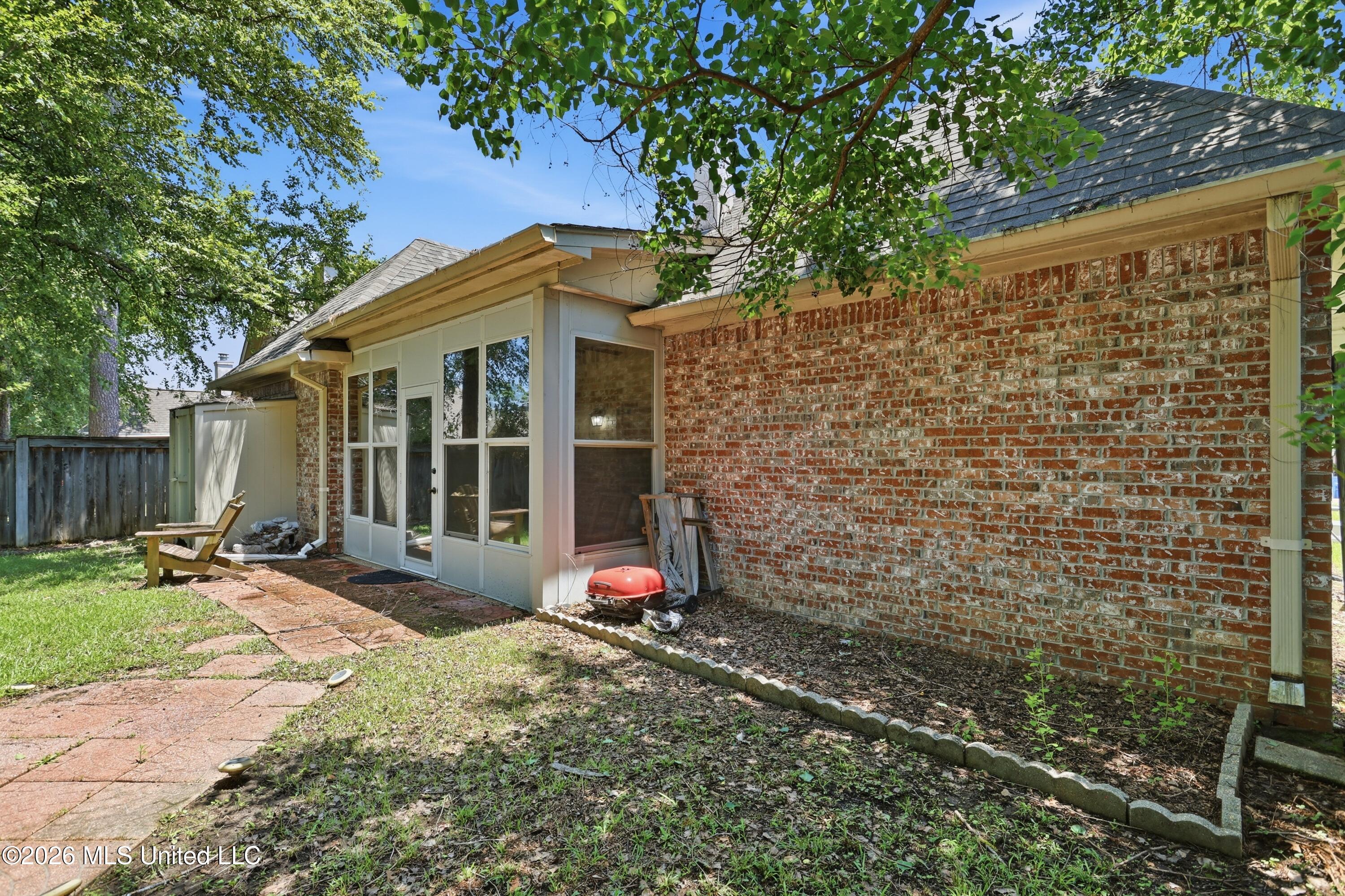 707 Versailles Drive Property Photo 32
