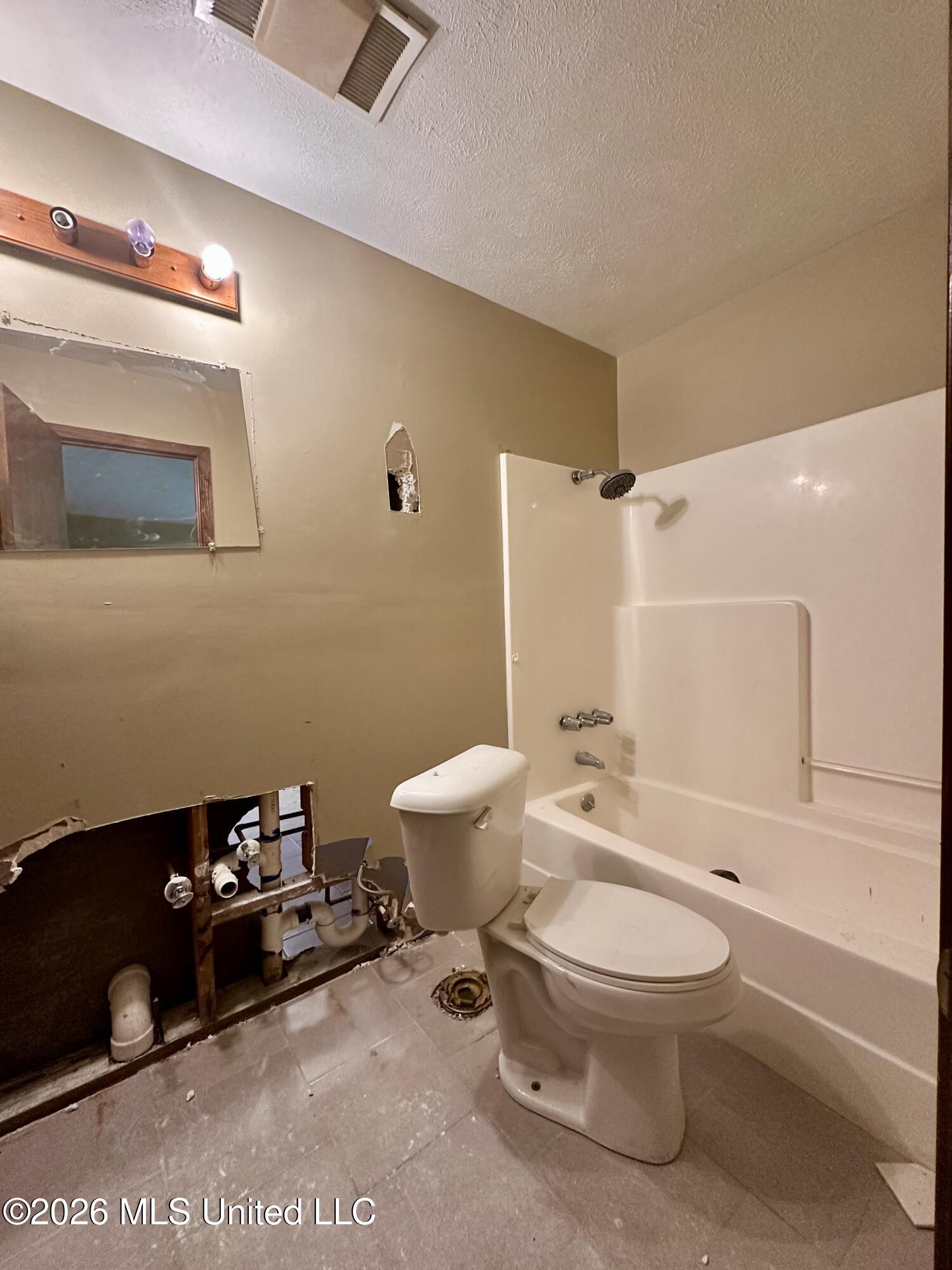 108 Broadmoor Drive Property Photo 8