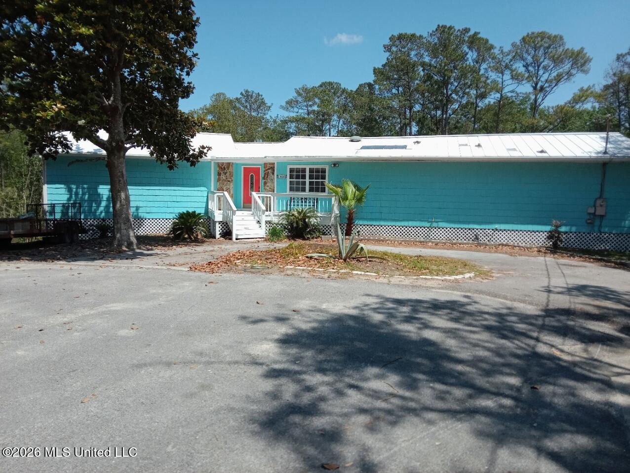 1832 Seacrest Property Photo 1