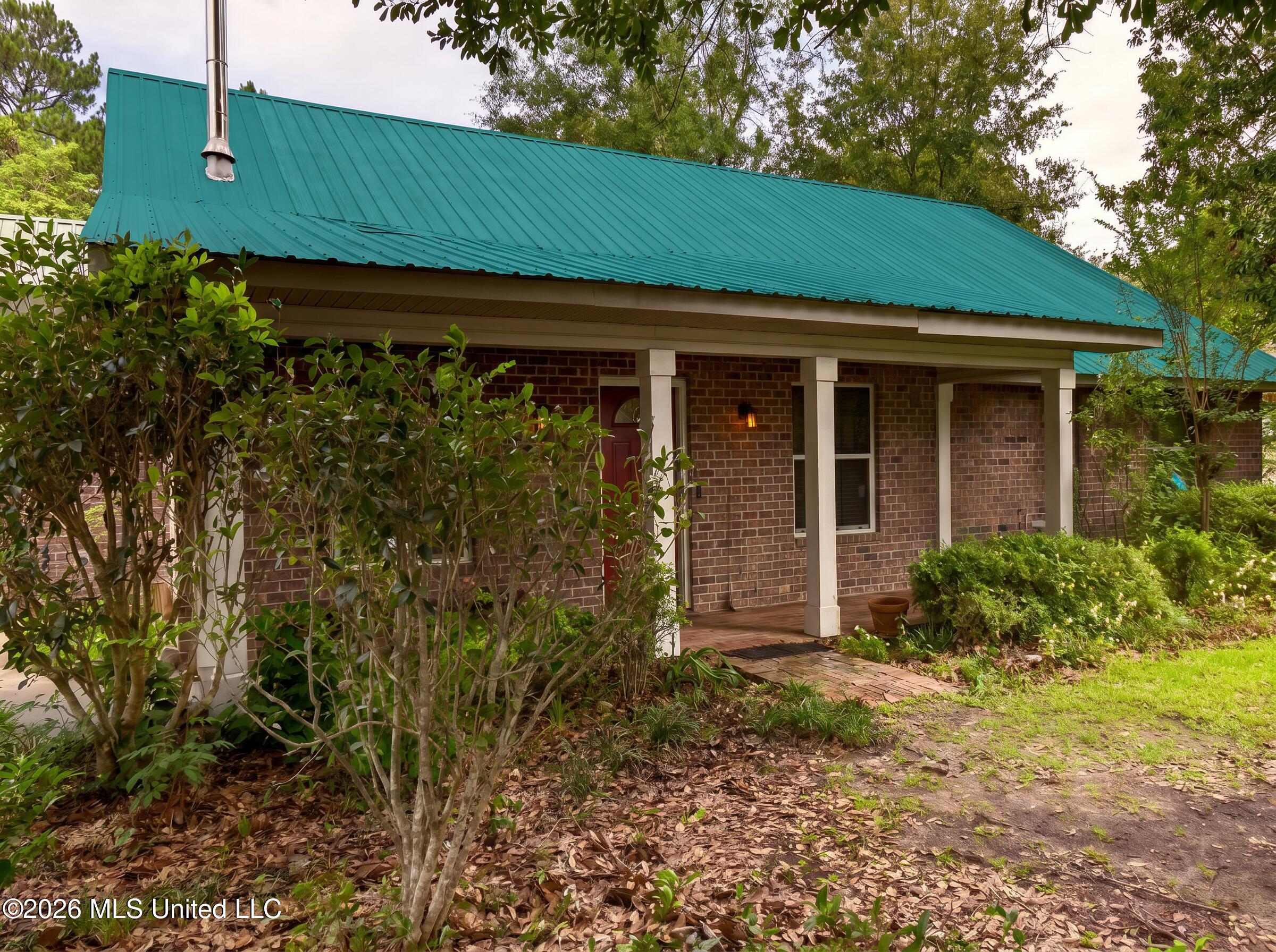 19119 E Highland Drive Property Photo 4