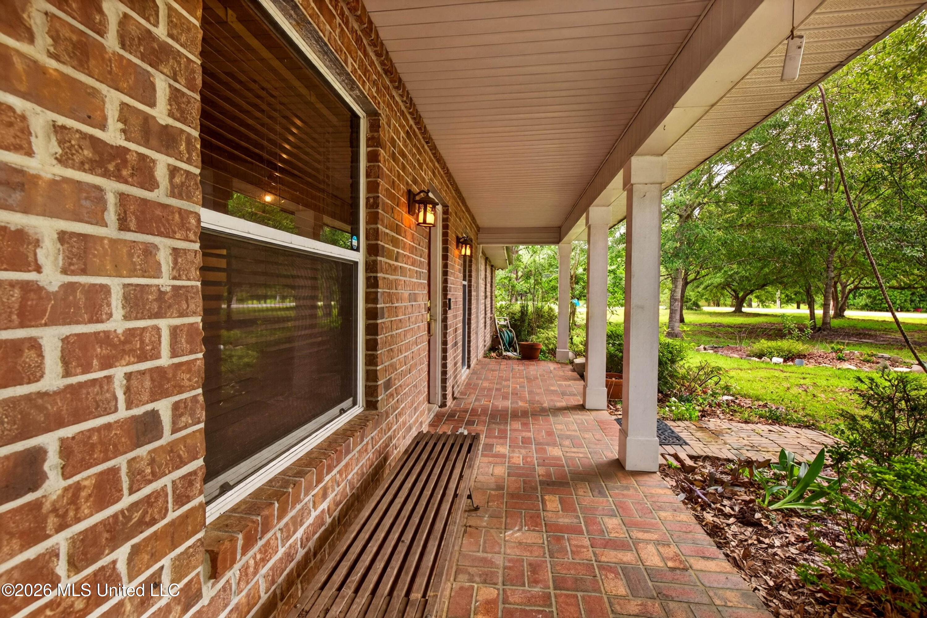 19119 E Highland Drive Property Photo 5