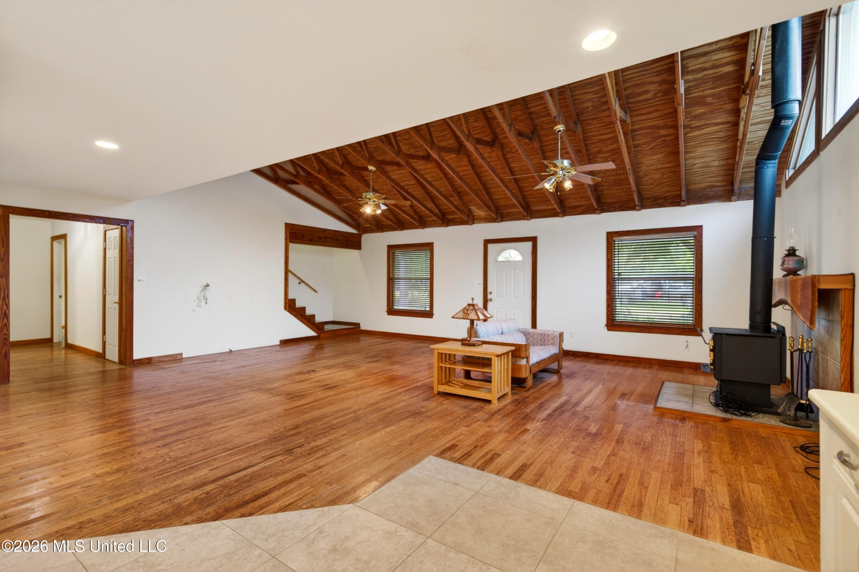 19119 E Highland Drive Property Photo 8