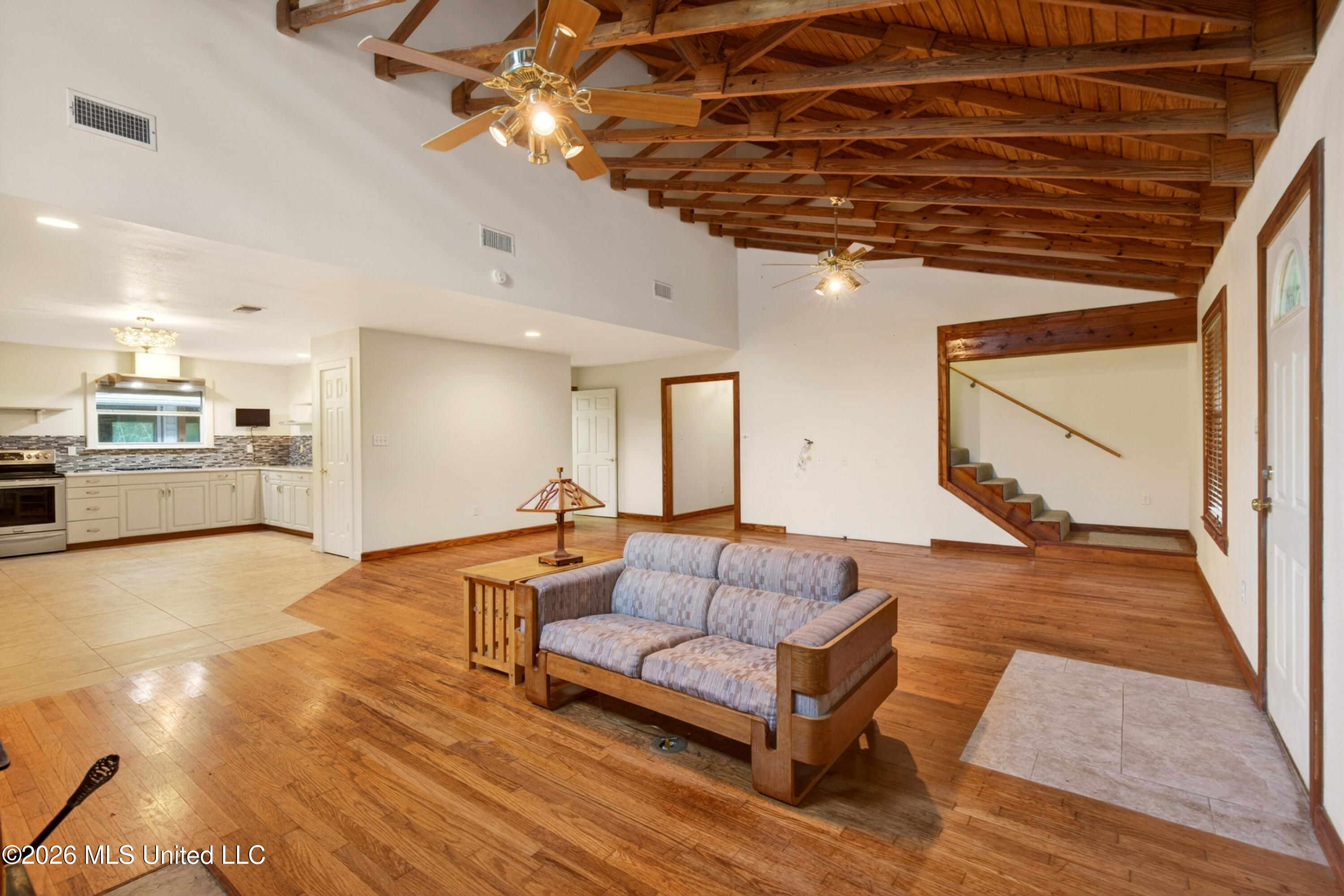 19119 E Highland Drive Property Photo 9