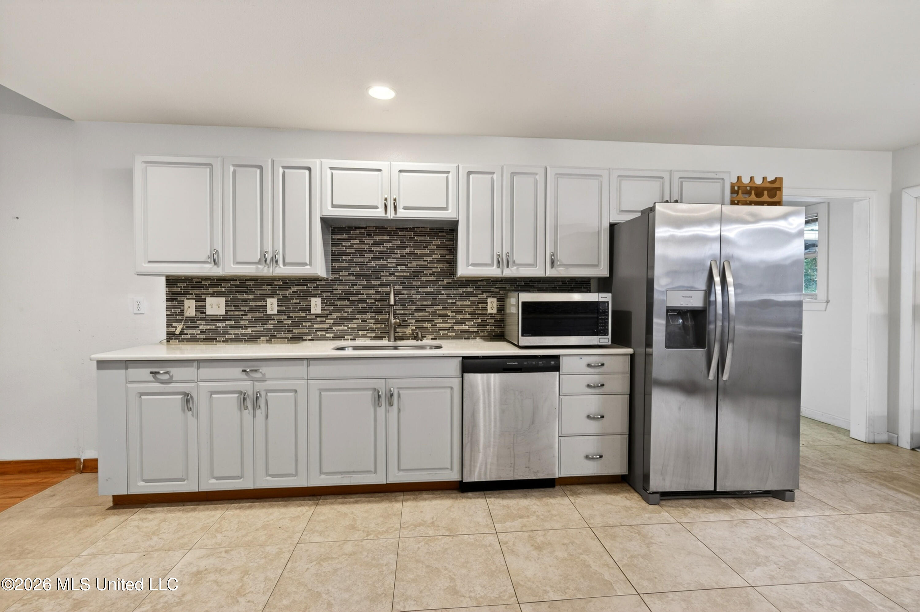 19119 E Highland Drive Property Photo 11
