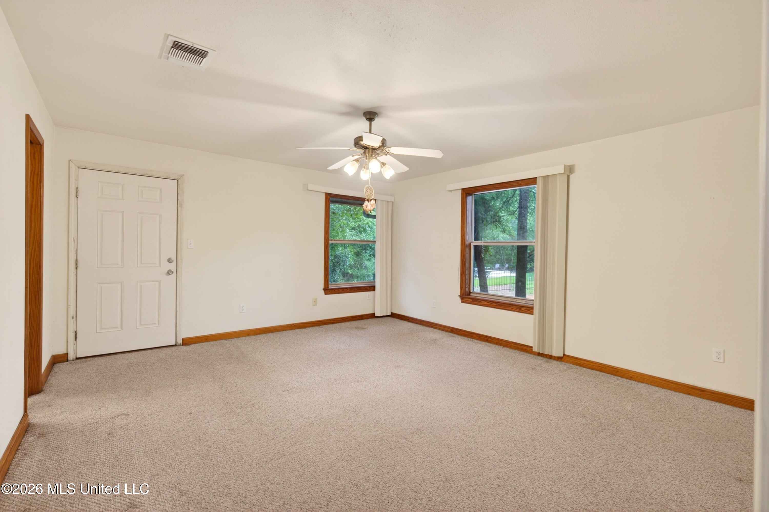 19119 E Highland Drive Property Photo 18