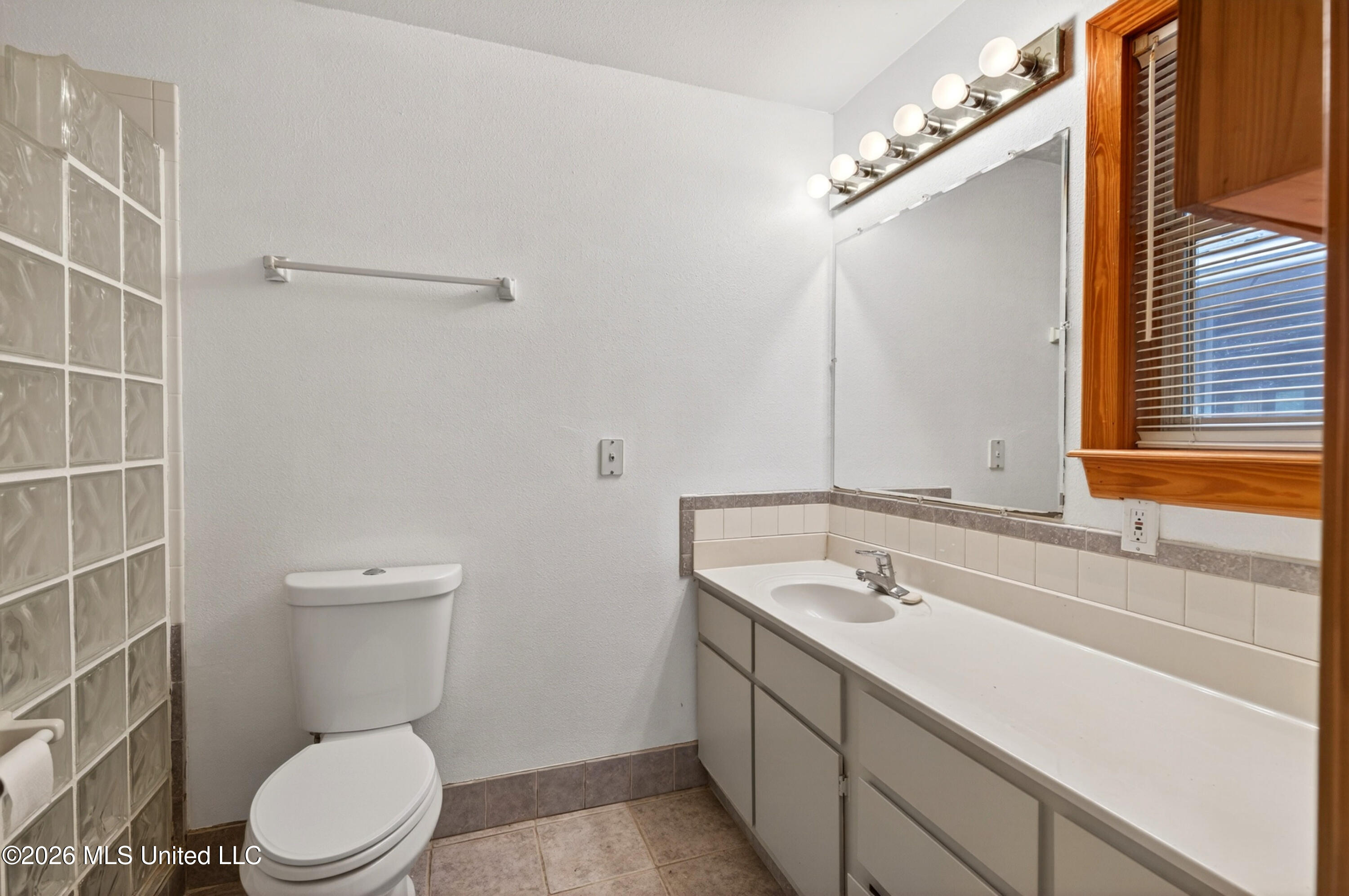19119 E Highland Drive Property Photo 20