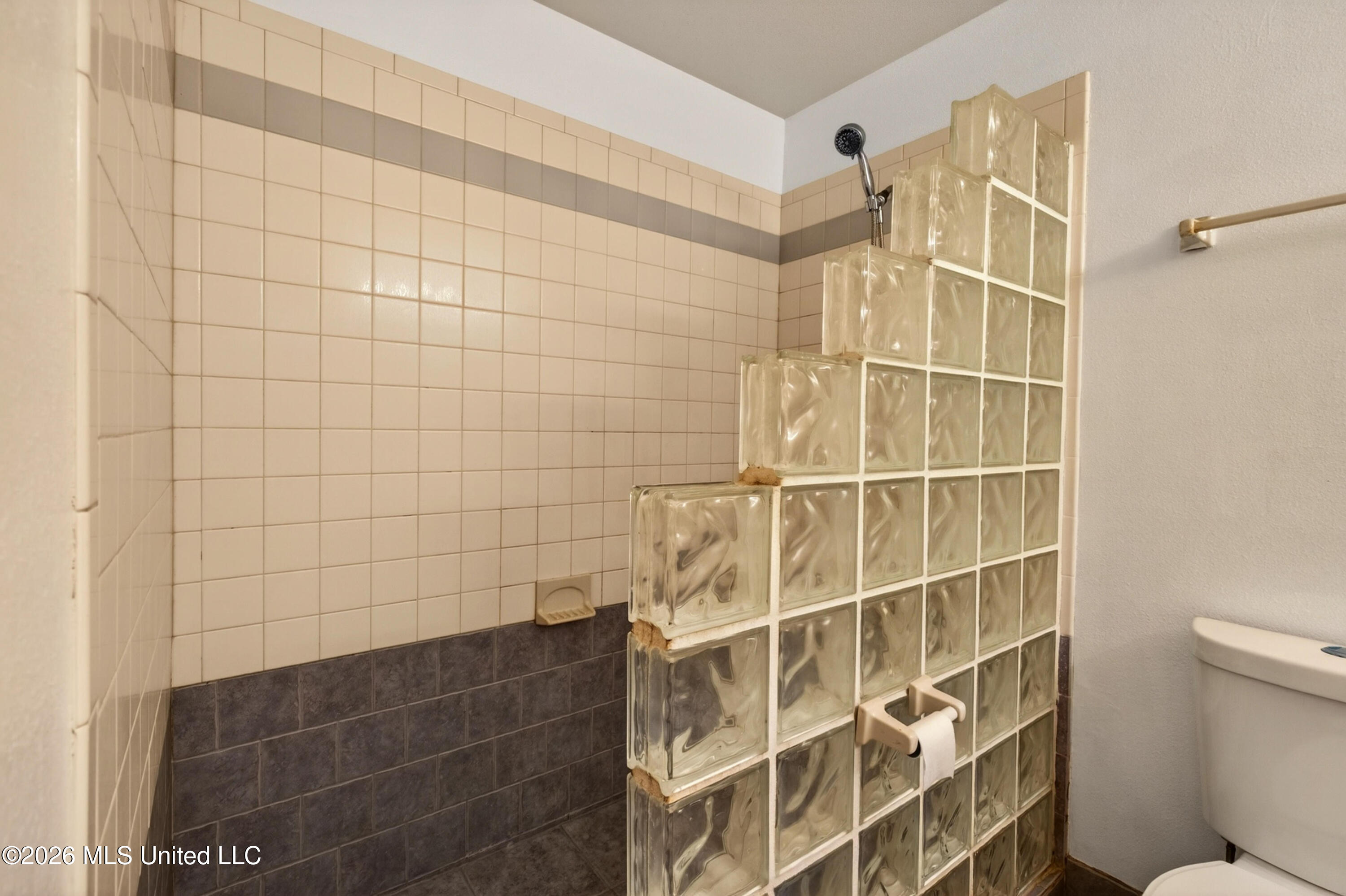 19119 E Highland Drive Property Photo 21