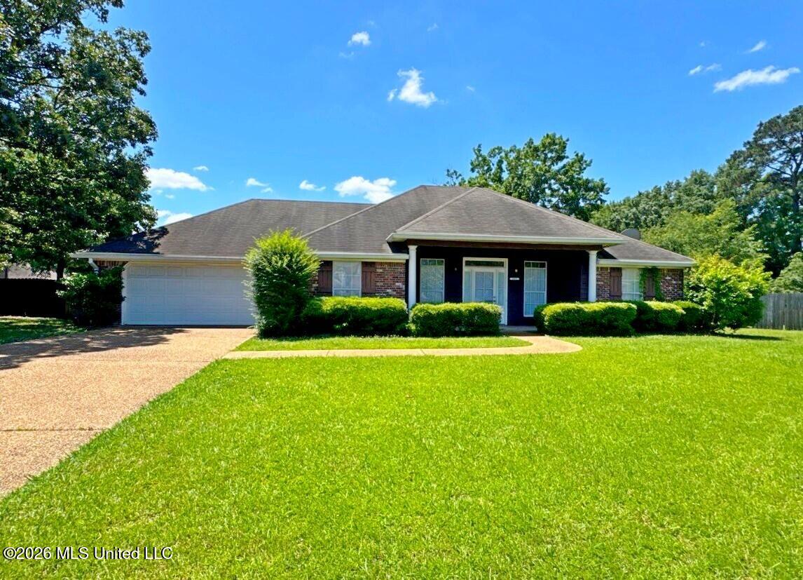 305 Alder Cove Property Photo 1