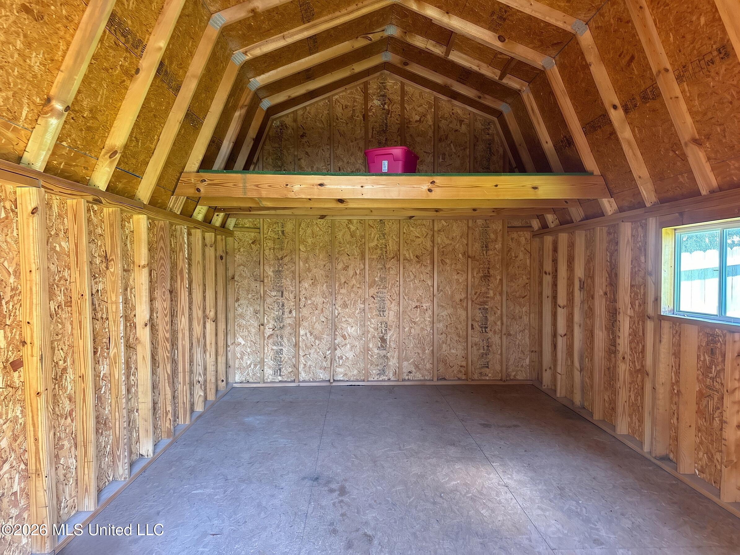 305 Alder Cove Property Photo 14