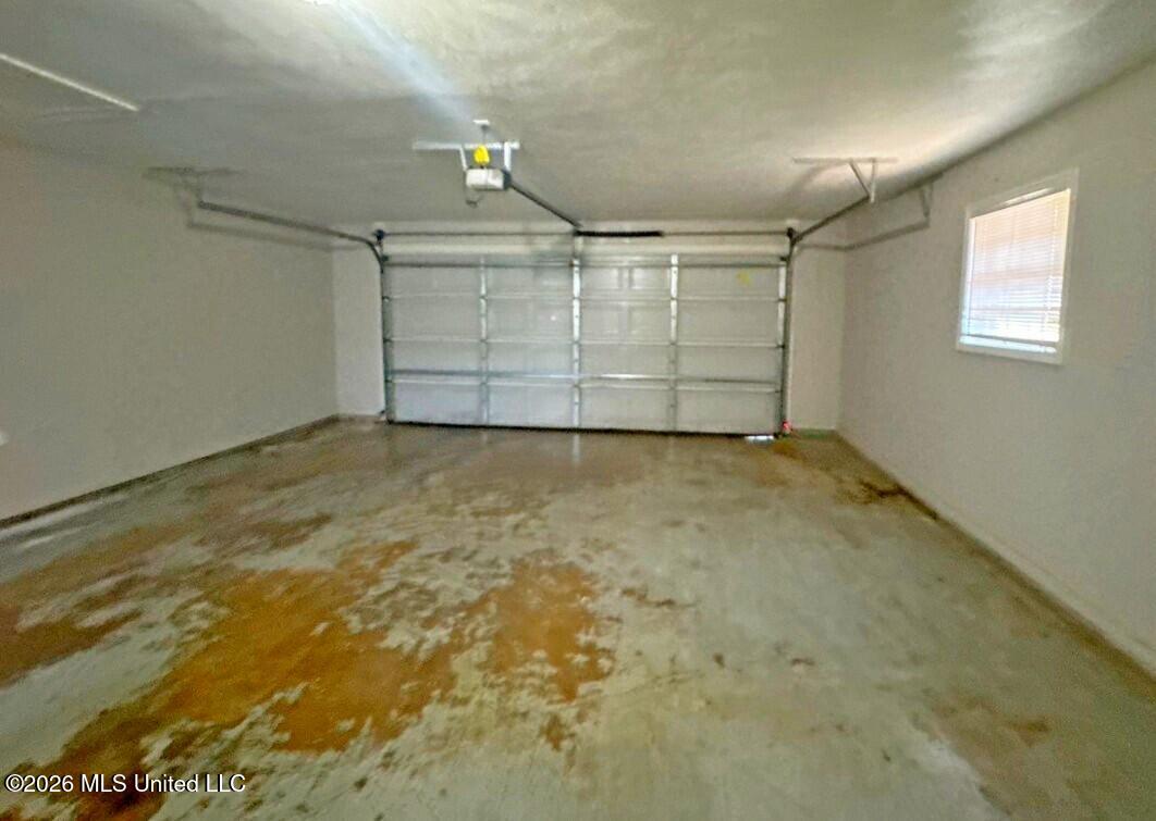 305 Alder Cove Property Photo 15