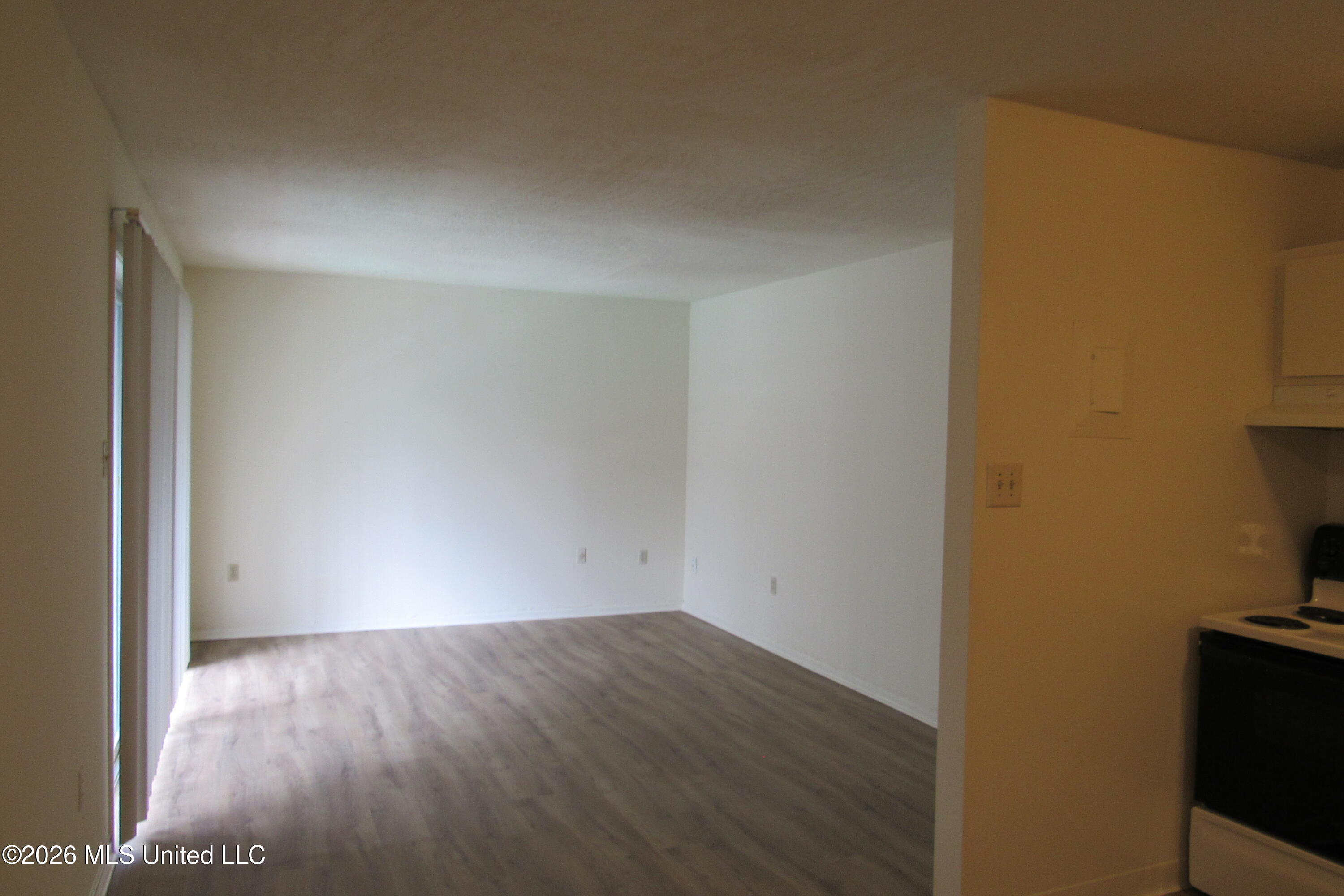 948 Bellevue Place Property Photo 8