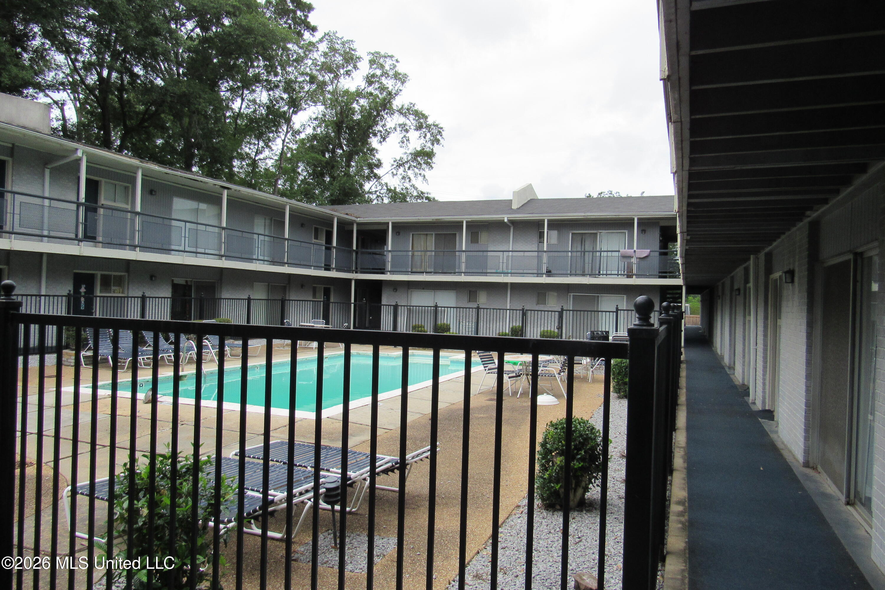 948 Bellevue Place Property Photo 10