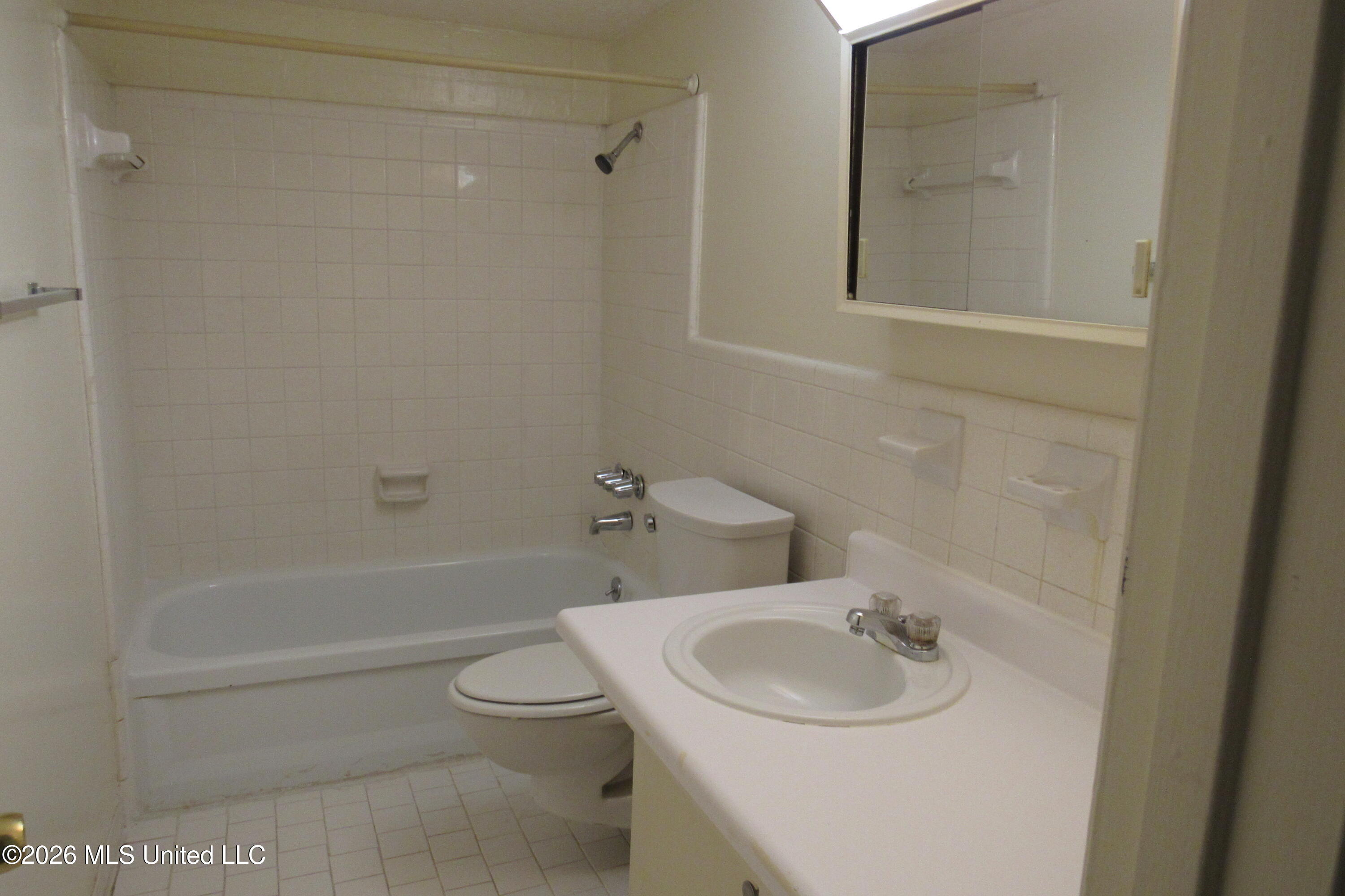 948 Bellevue Place Property Photo 16