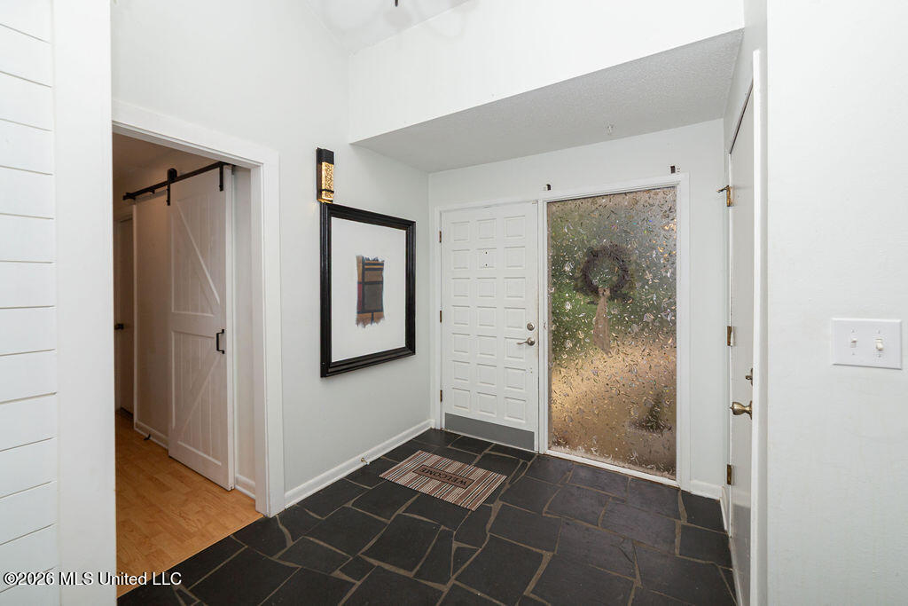 5420 E Diamondhead Drive Property Photo 4