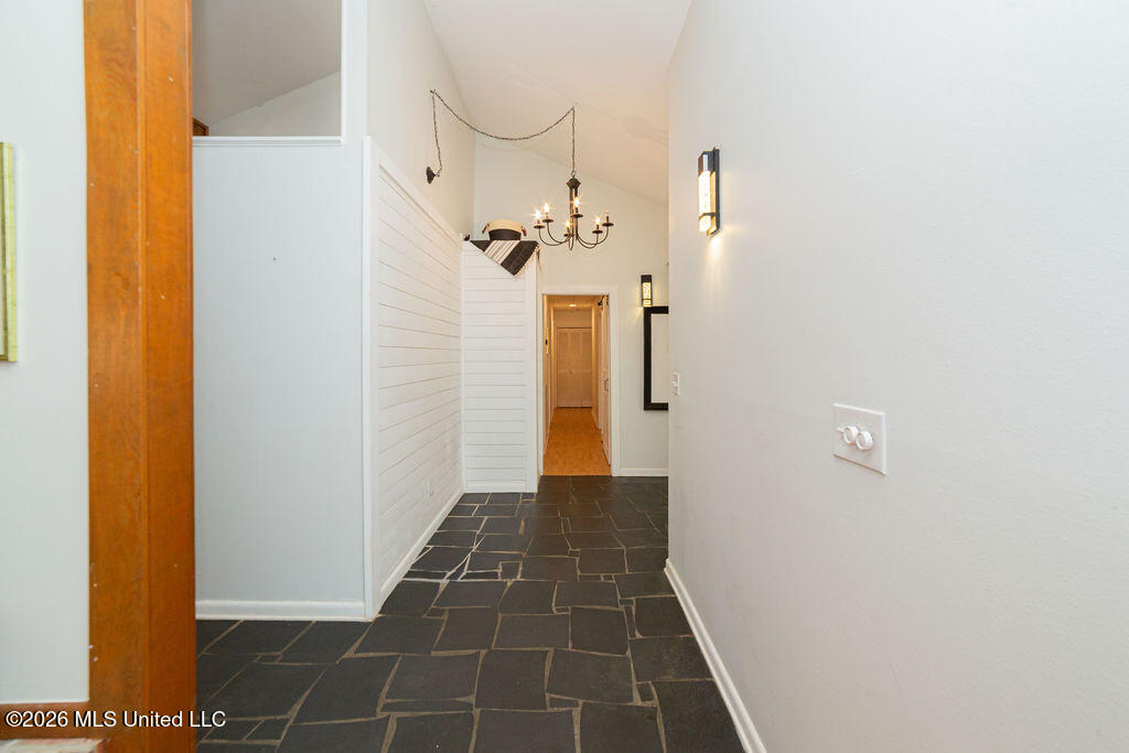 5420 E Diamondhead Drive Property Photo 6