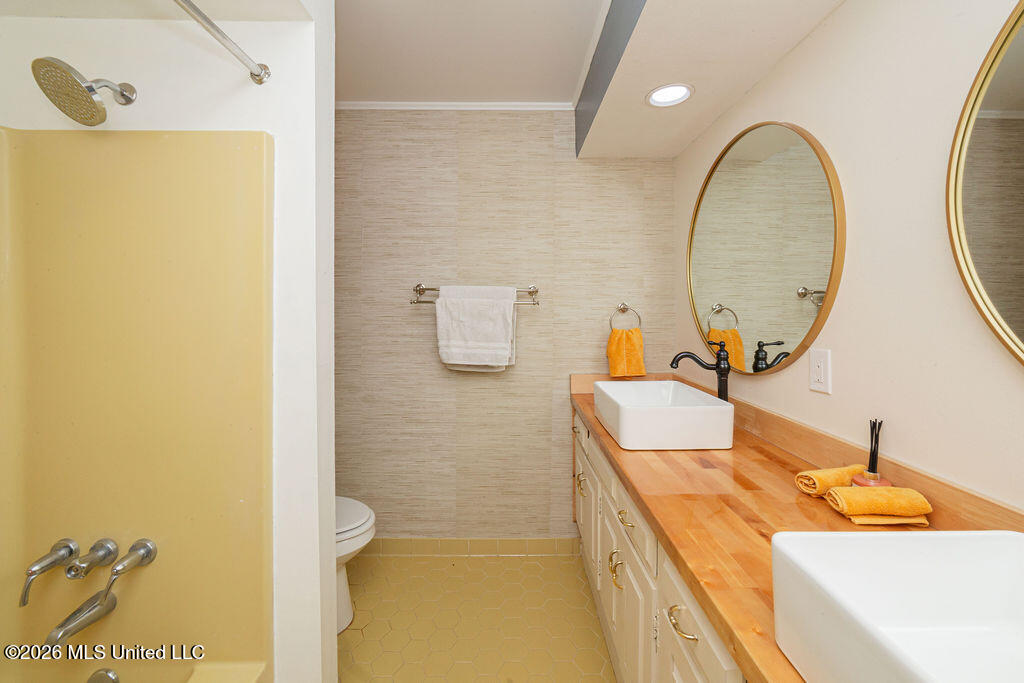 5420 E Diamondhead Drive Property Photo 17