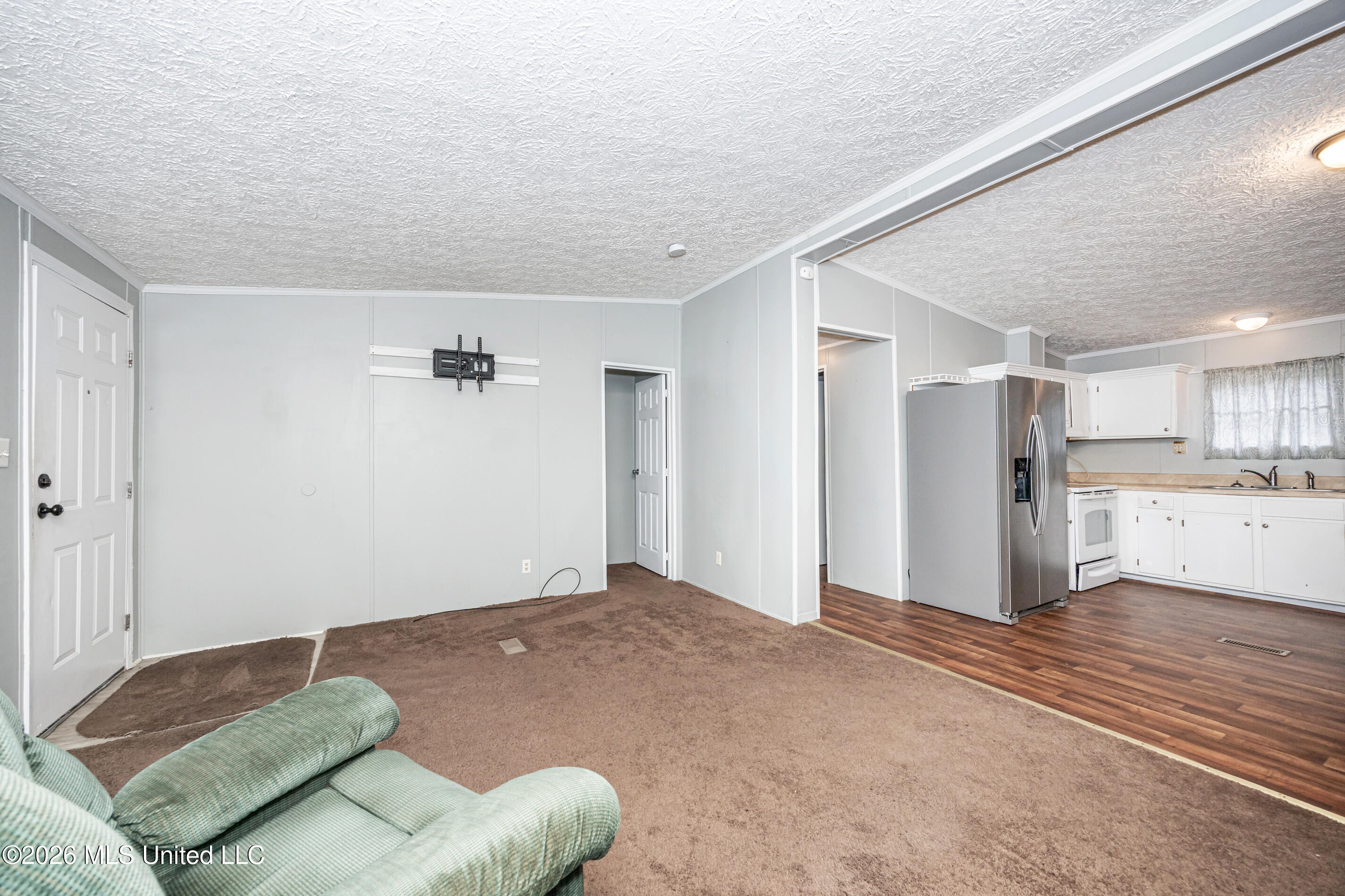 8708 Maple Avenue Property Photo 8