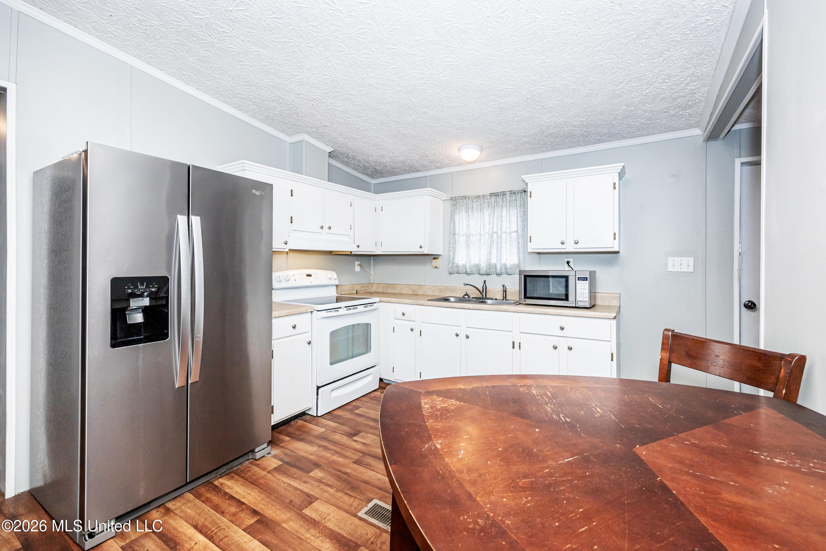 8708 Maple Avenue Property Photo 11