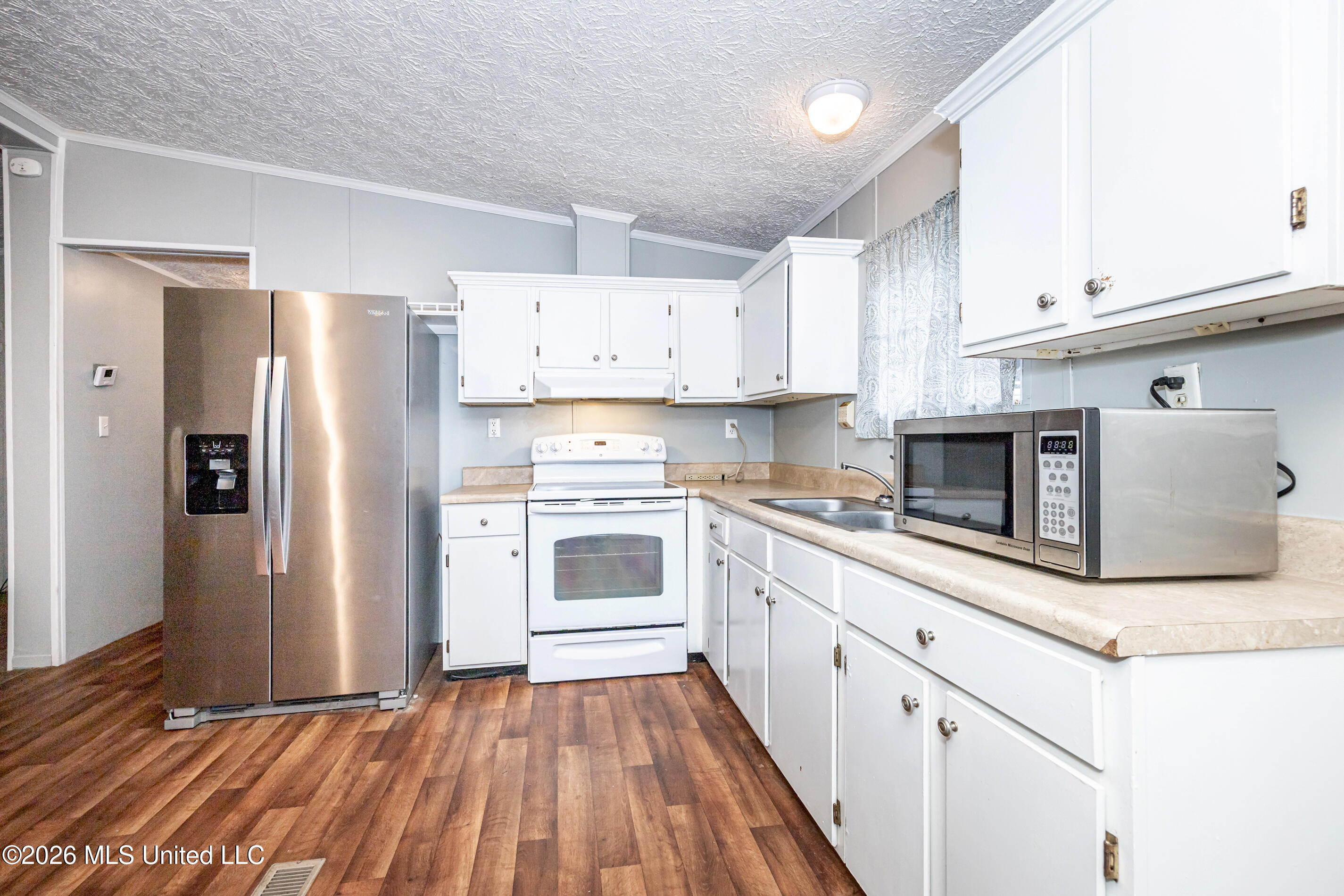 8708 Maple Avenue Property Photo 12