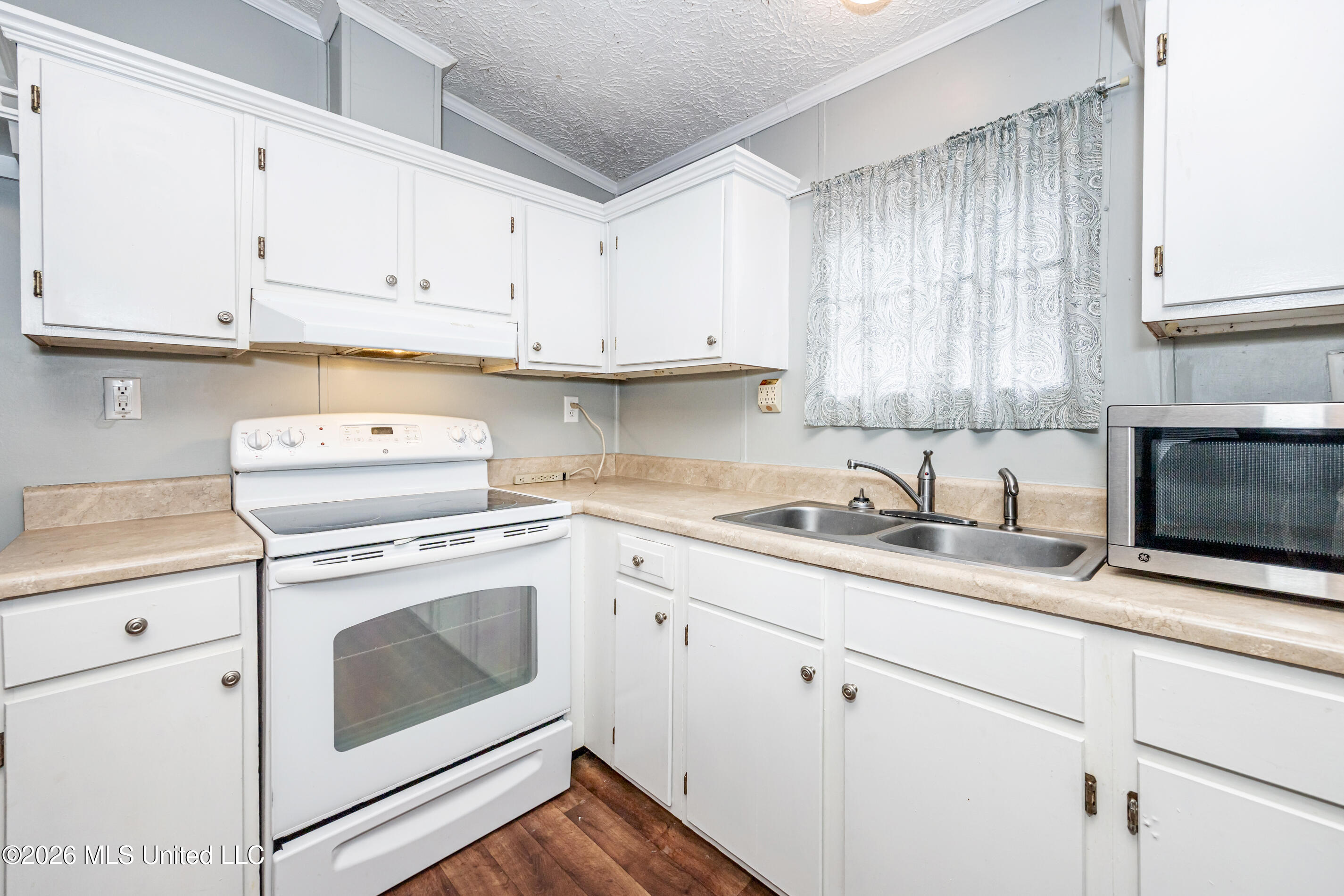 8708 Maple Avenue Property Photo 13